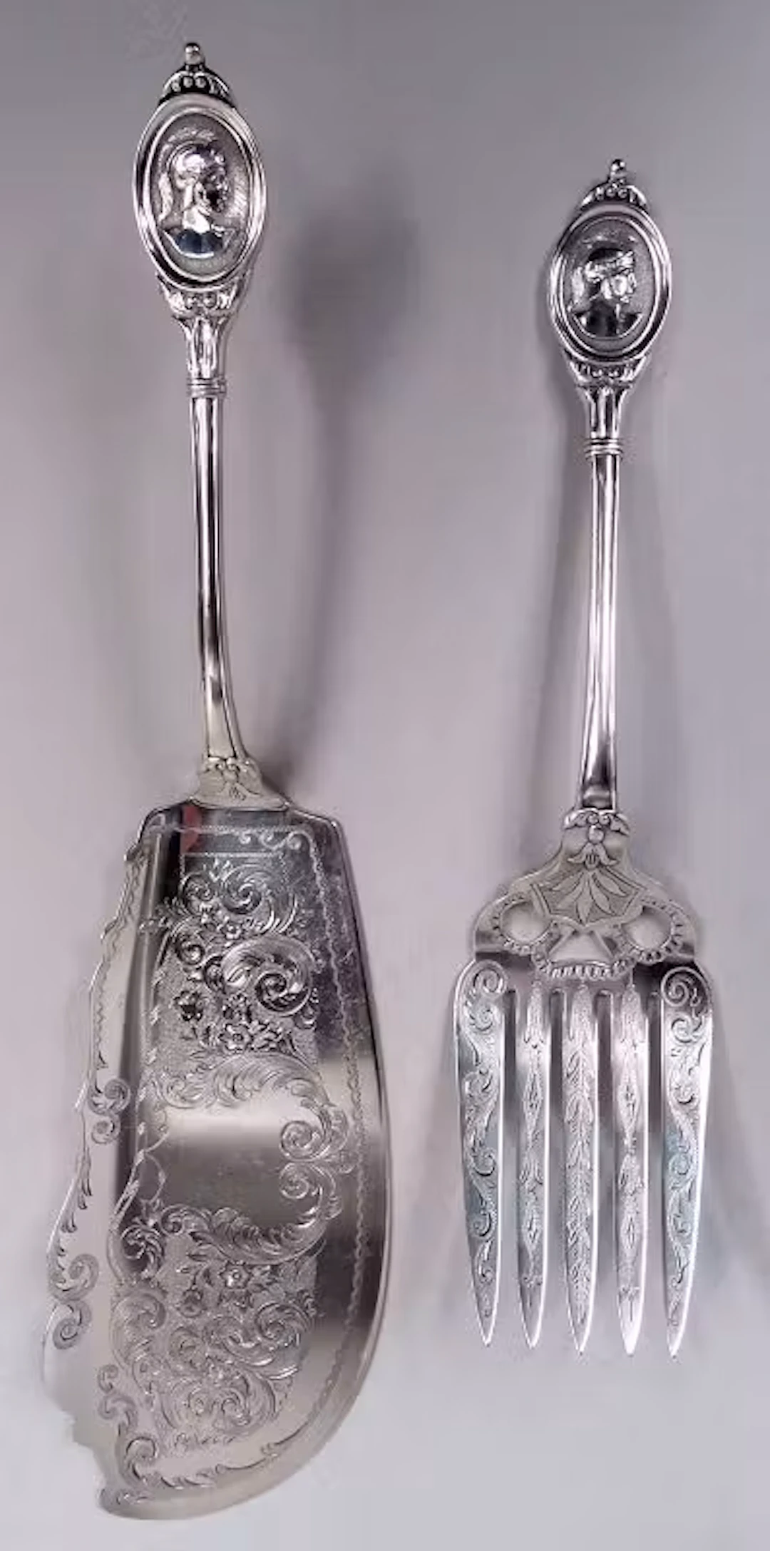 Farrington & Hunnewell Medallion Boston Coin Silver Fish Serving Pair
