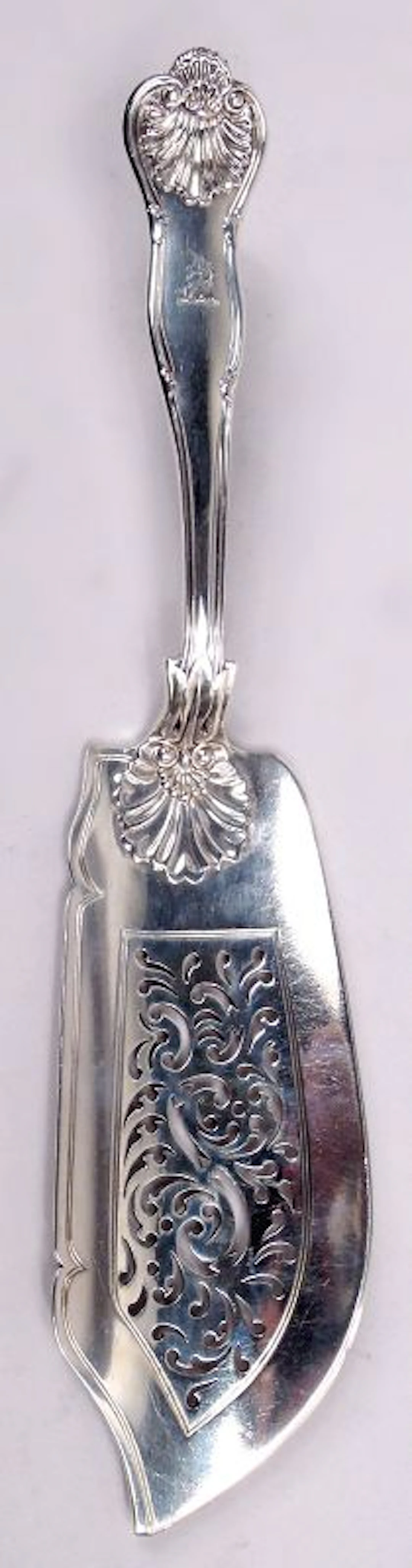 Lias English Victorian Georgian Shell & Thread Fish Serving Slice 1838