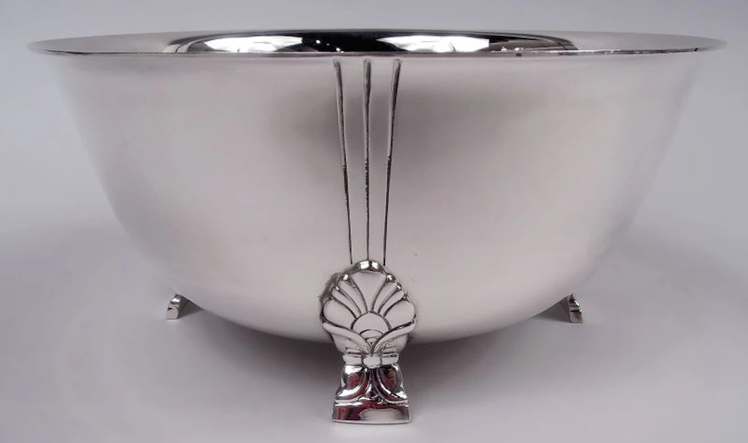 Tiffany Midcentury Modern Bowl in Classic Palmette Pattern