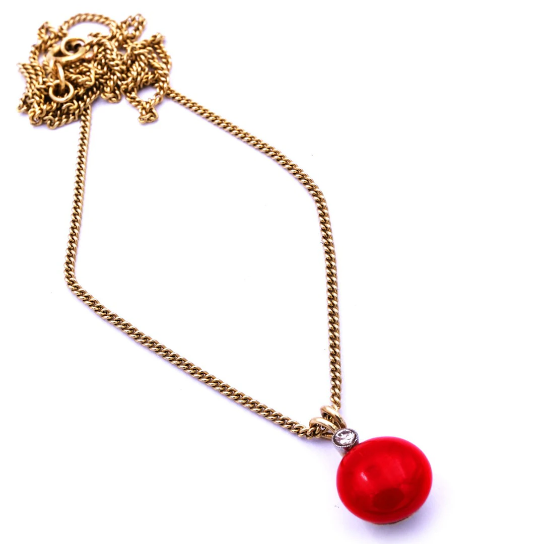 Antiker Korallen Diamant Anhänger mit Sardegna Koralle & Goldkette