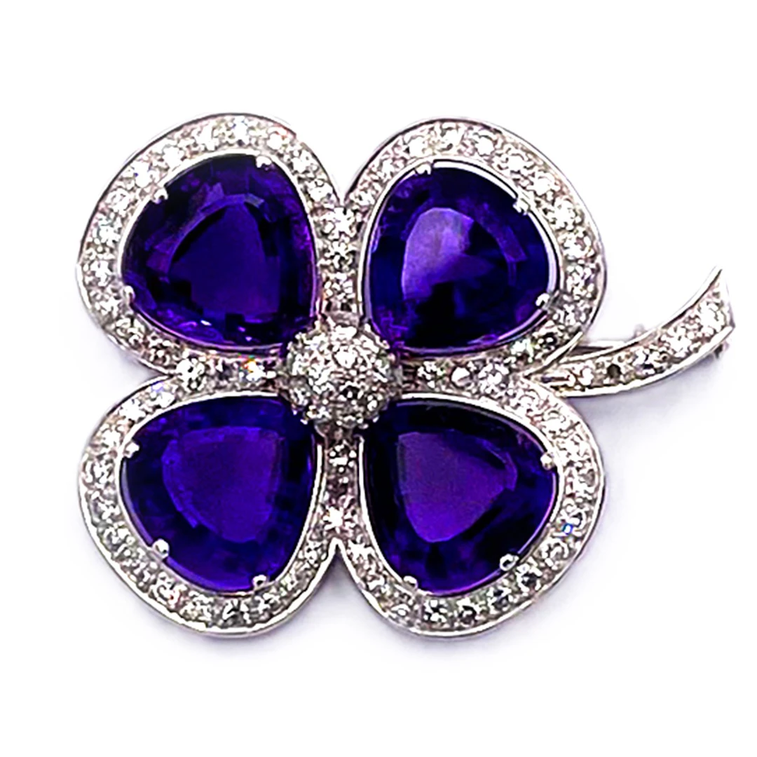 Kleeblatt Amethyst Diamant Brosche mit 2.03 ct Diamanten in 18K Weißgold