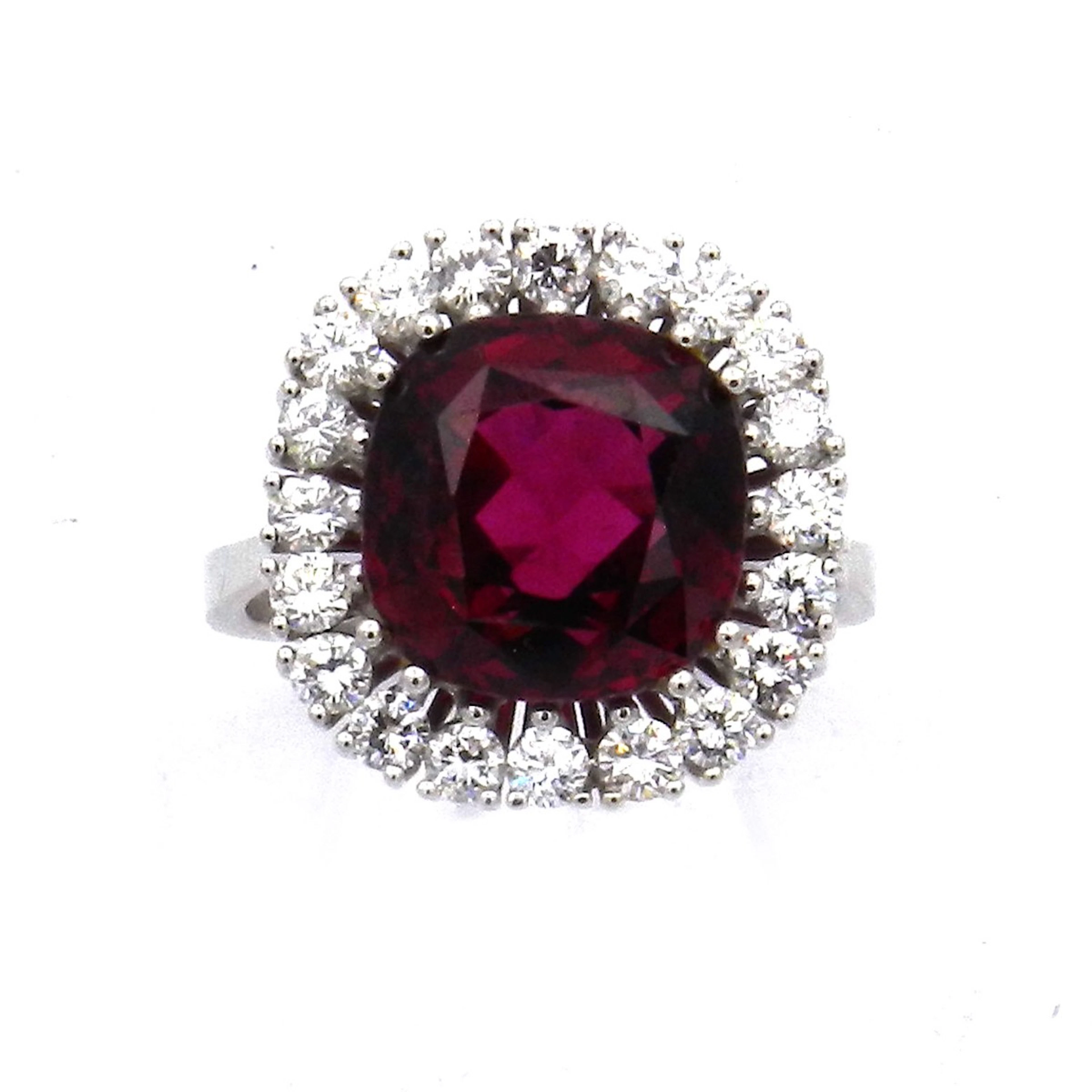 Diamant Ring mit 12ct Granat und 1.44 ct Brillanten in 18K Weißgold