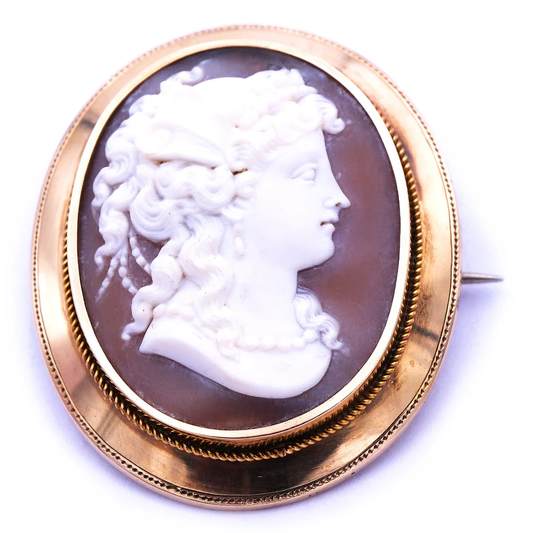 Antike Gemme mit Bildnis der Venus als Brosche in 14K Gold, um 1860