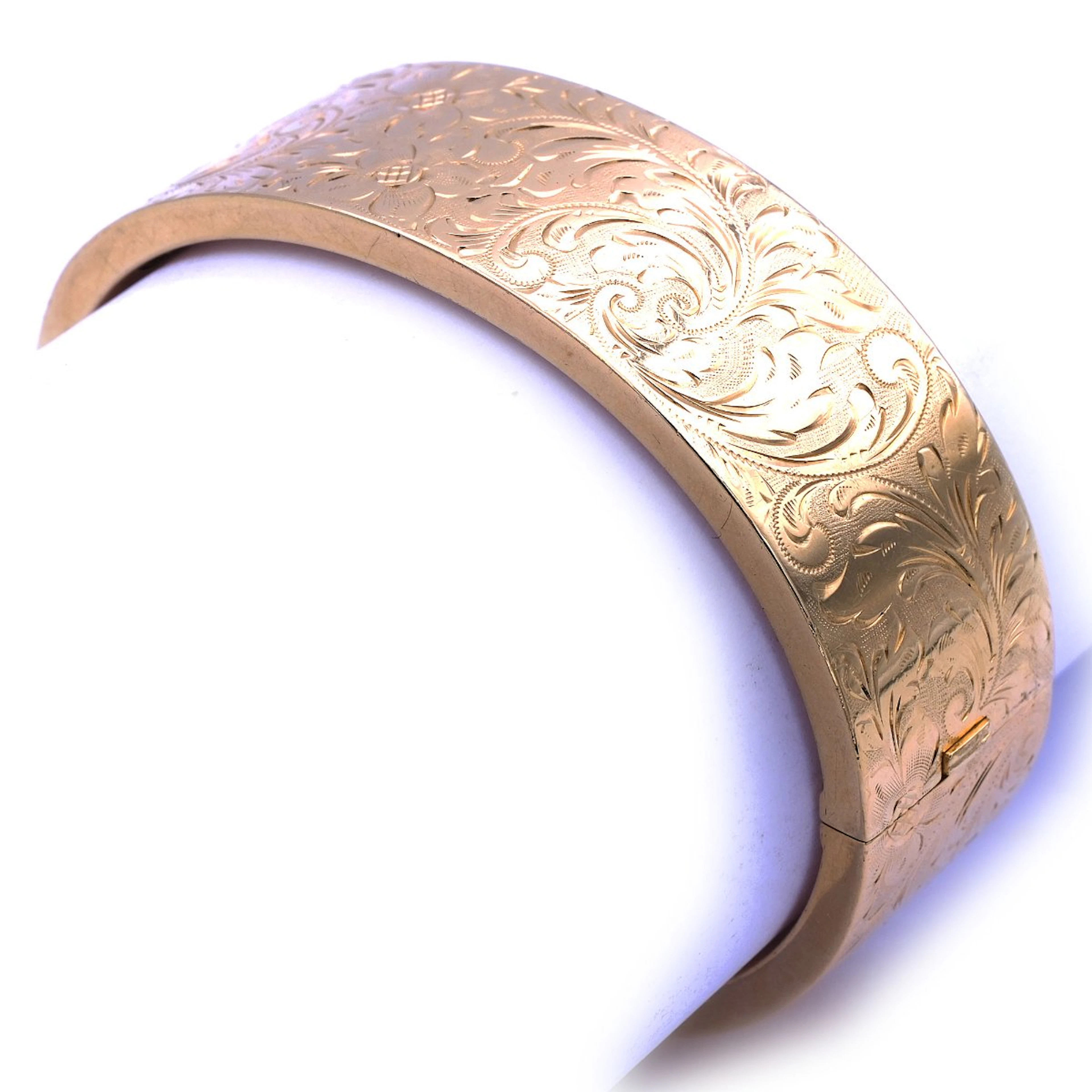 Vintage 14K Gold Armreif mit floralen Gravuren, dat. 1972 F. Zerrenner