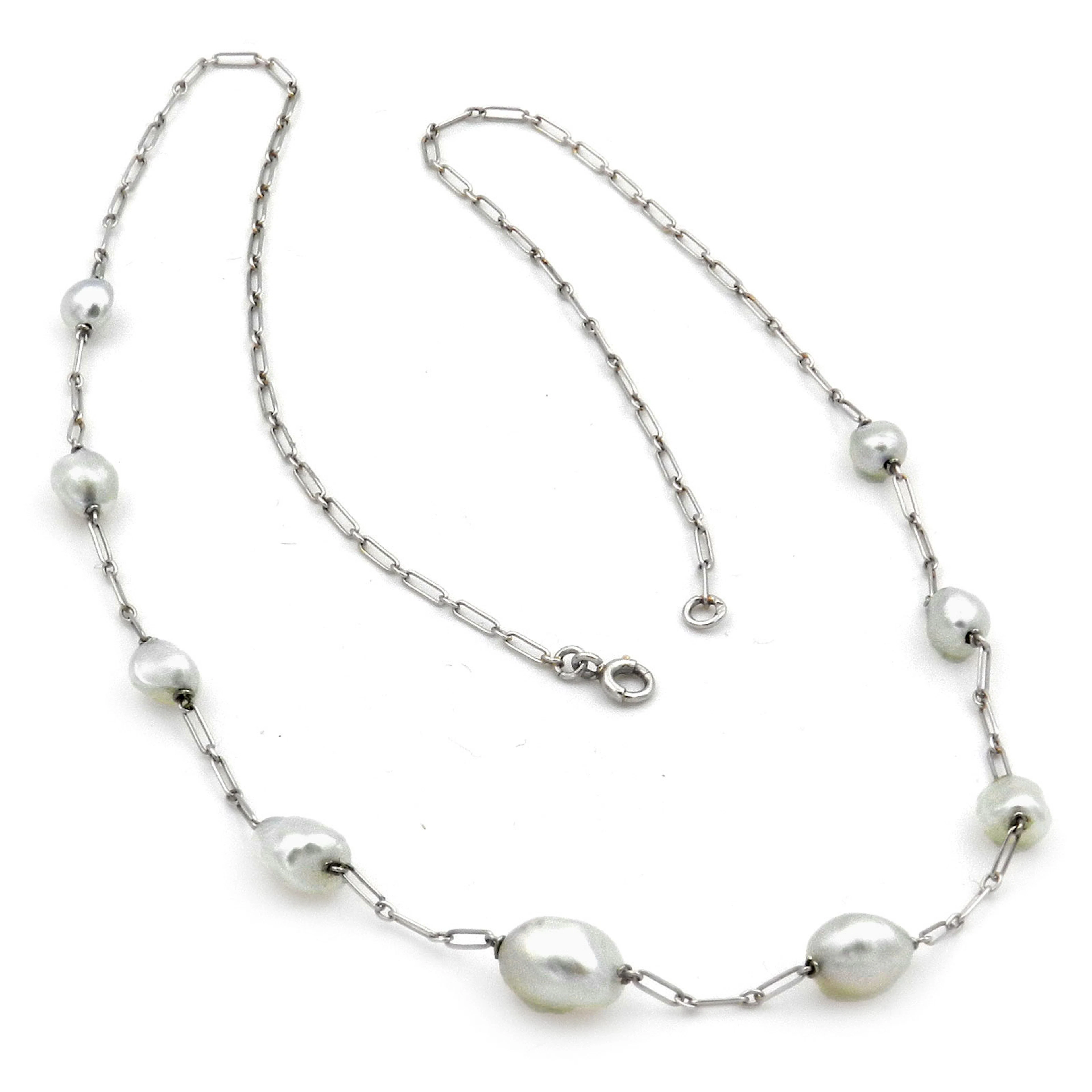 Zartes Naturperlen Collier in Platin, Paris um 1915