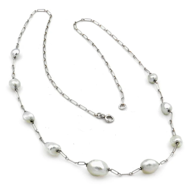 Zartes Naturperlen Collier in Platin, Paris um 1915
