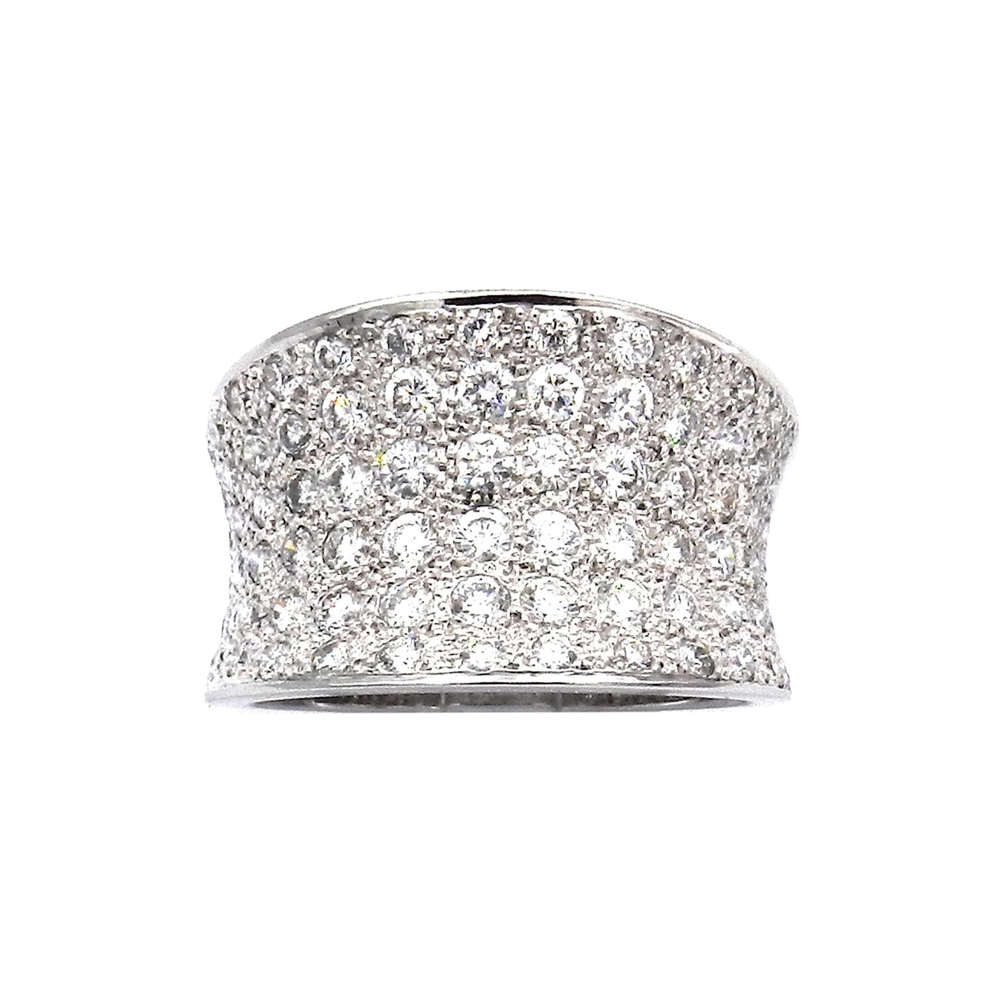 Pavé Diamant Ring – Moderner Bandring mit 1.6 ct Brillanten in 18K Weißgold