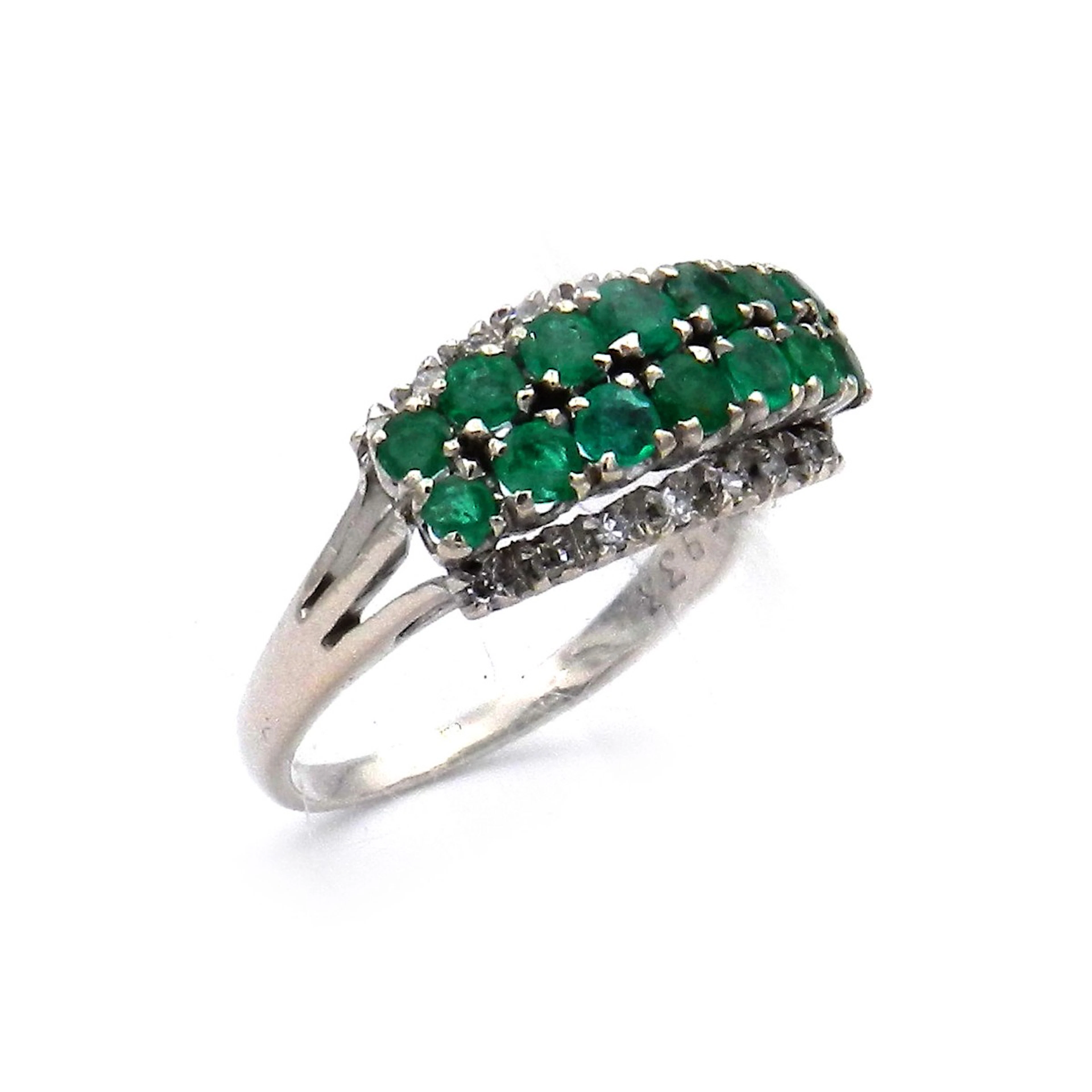 Vintage Smaragd Diamant Ring mit 0.14 ct Brillanten in 18K Weißgold um 1960
