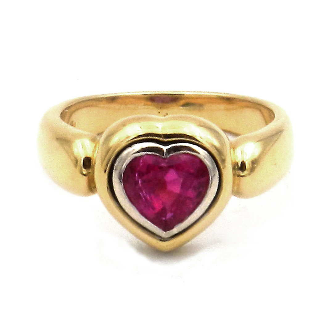 Rubin Herz Ring mit 1.3 ct natürlichem Rubin in 18K Gold