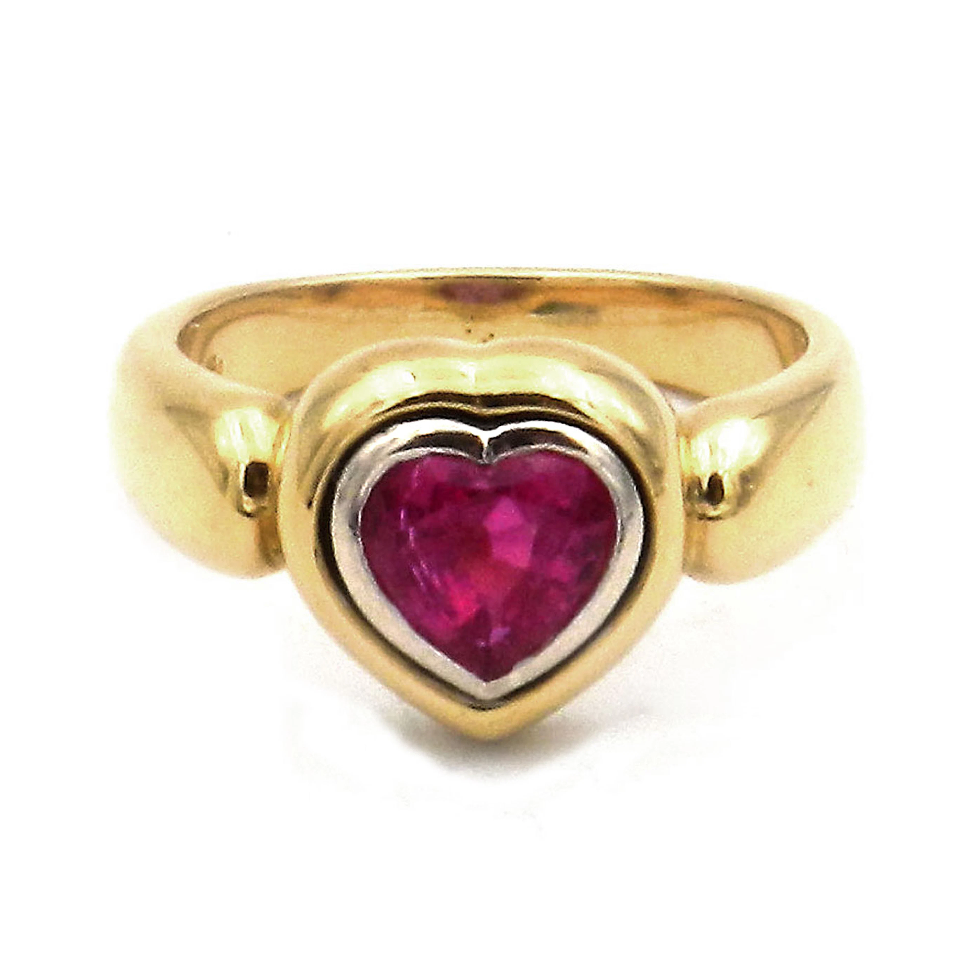 Rubin Herz Ring mit 1.3 ct natürlichem Rubin in 18K Gold