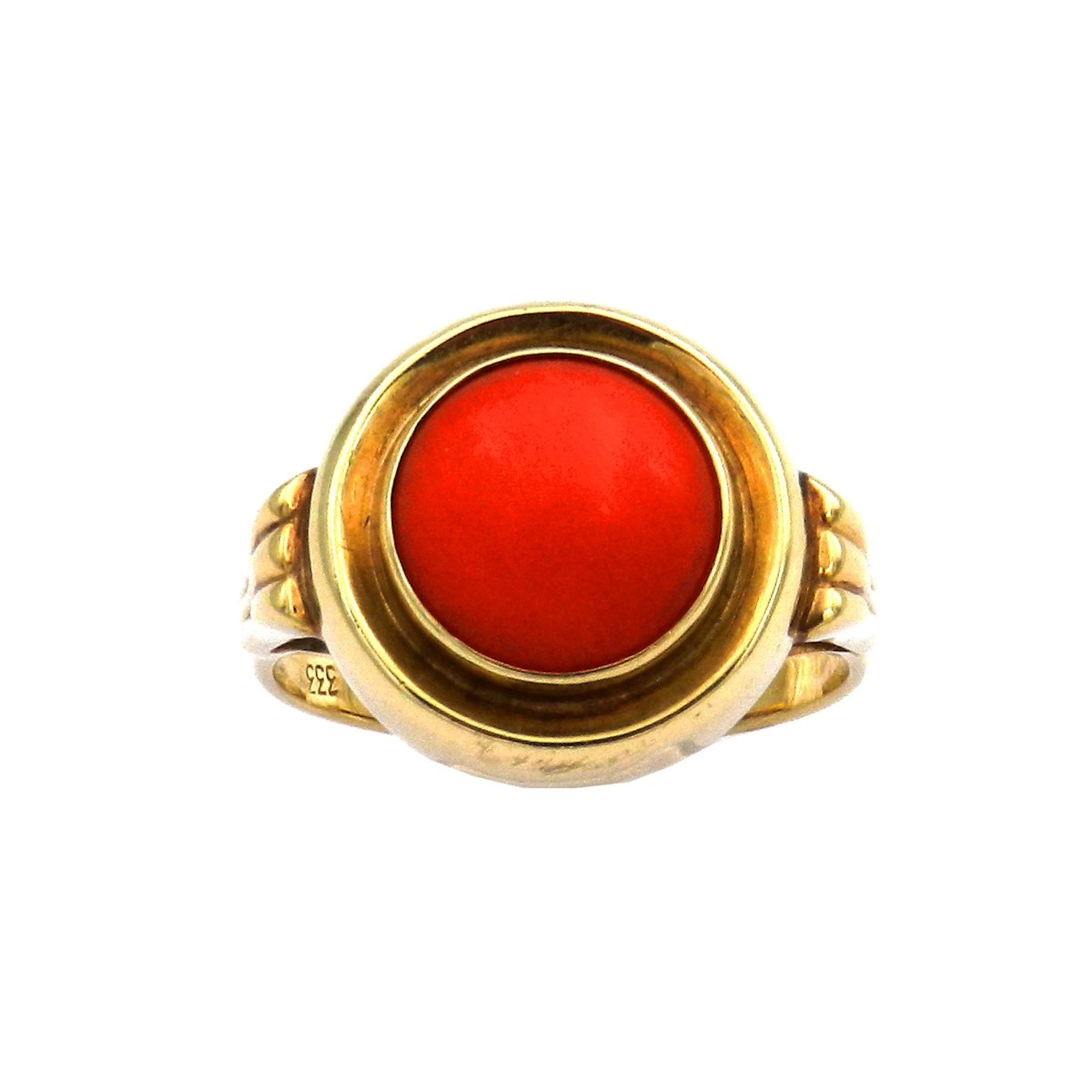 Art Deco Korallen Ring in 8K Gold mit lachsfarbener Mittelmeer Koralle, um 1930