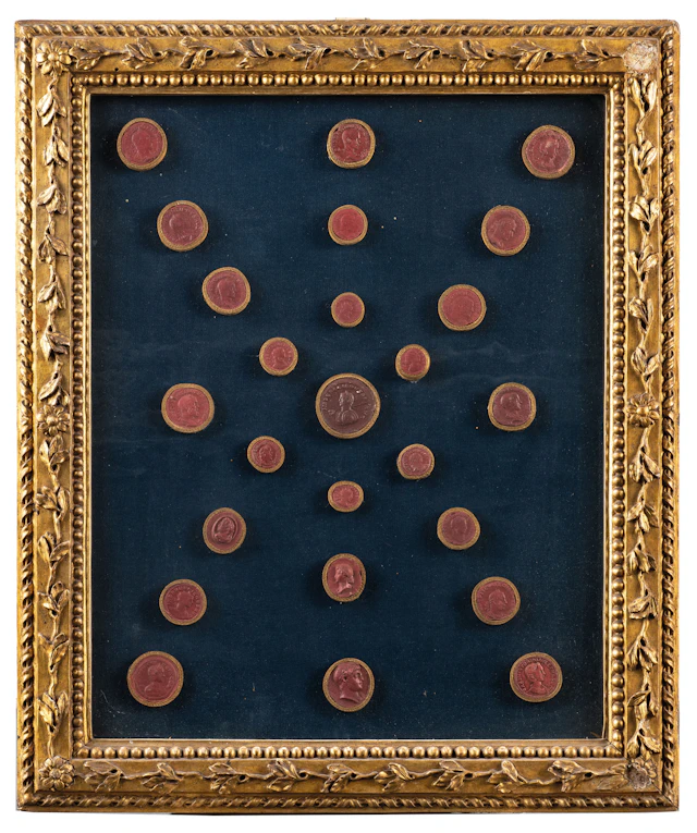 COLLEZIONE DI VENTICINQUE CALCHI IN GESSO O SCAGLIOLA ROSSA, XIX SECOLO