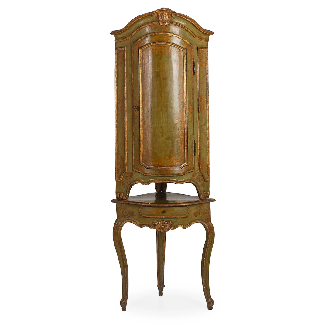 CREDENZA ANGOLARE IN LEGNO LACCATO, PIEMONTE, XVIII SECOLO