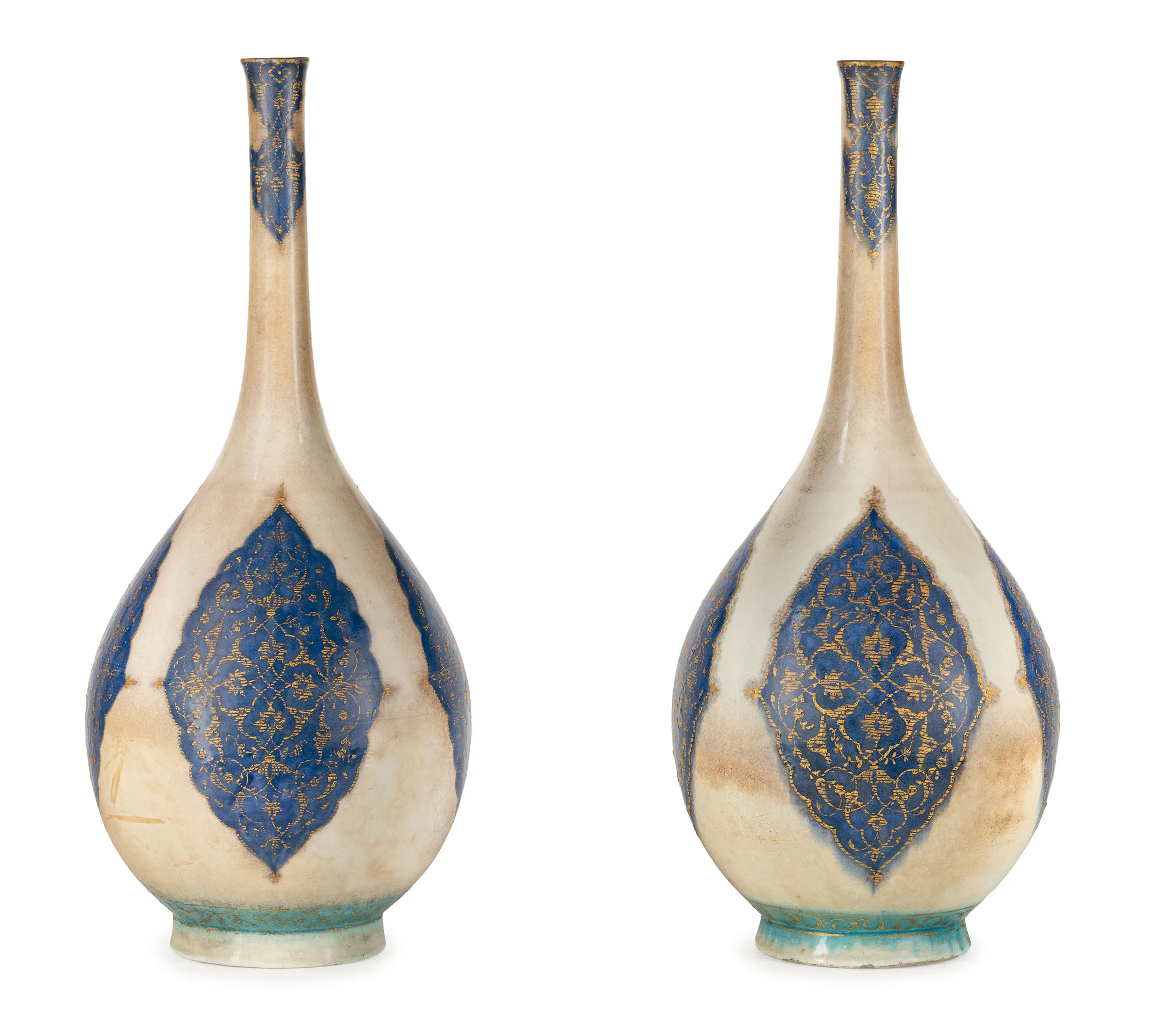 COPPIA DI BOTTIGLIE IN MAIOLICA SMALTATA, PROBABILMENTE MANIFATTURA