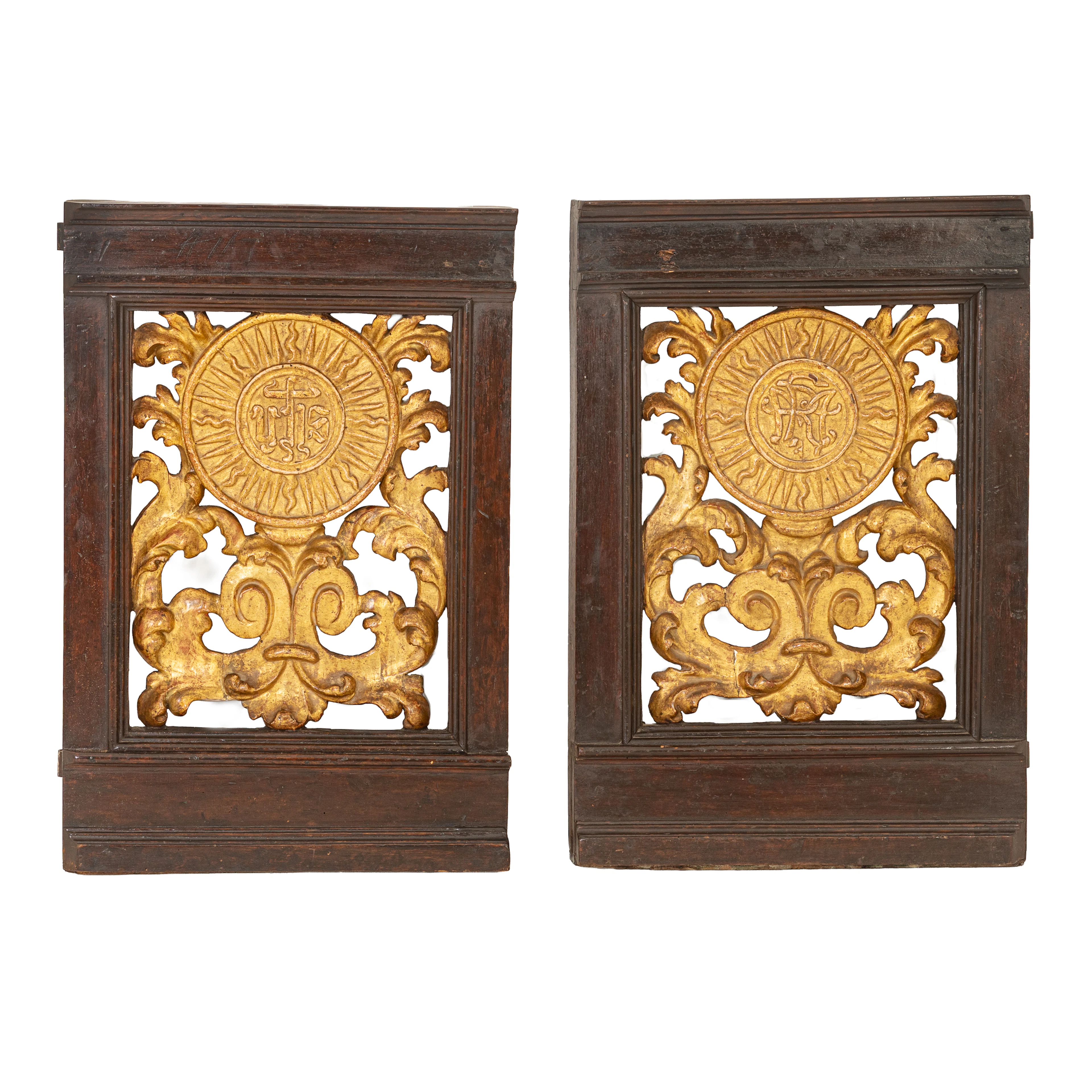 COPPIA DI ELEMENTI DECORATIVI IN LEGNO DORATO, XVII-XVIII SECOLO