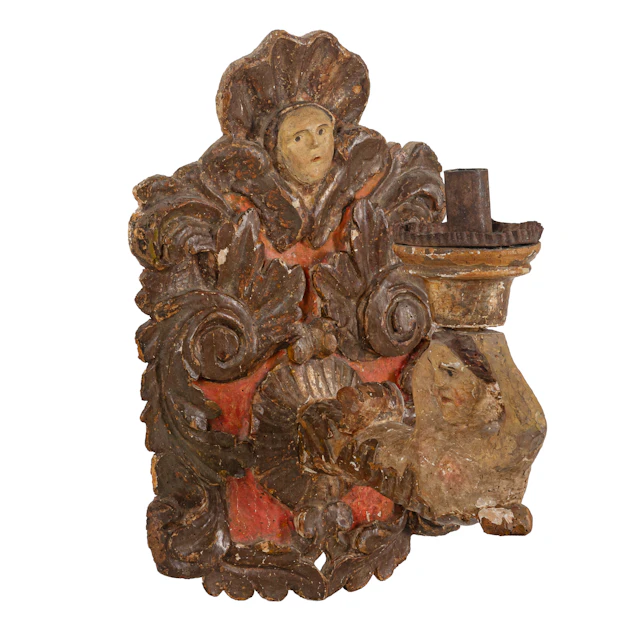 BRACCIO DA MURO IN LEGNO SCOLPITO E LACCATO, XVII SECOLO