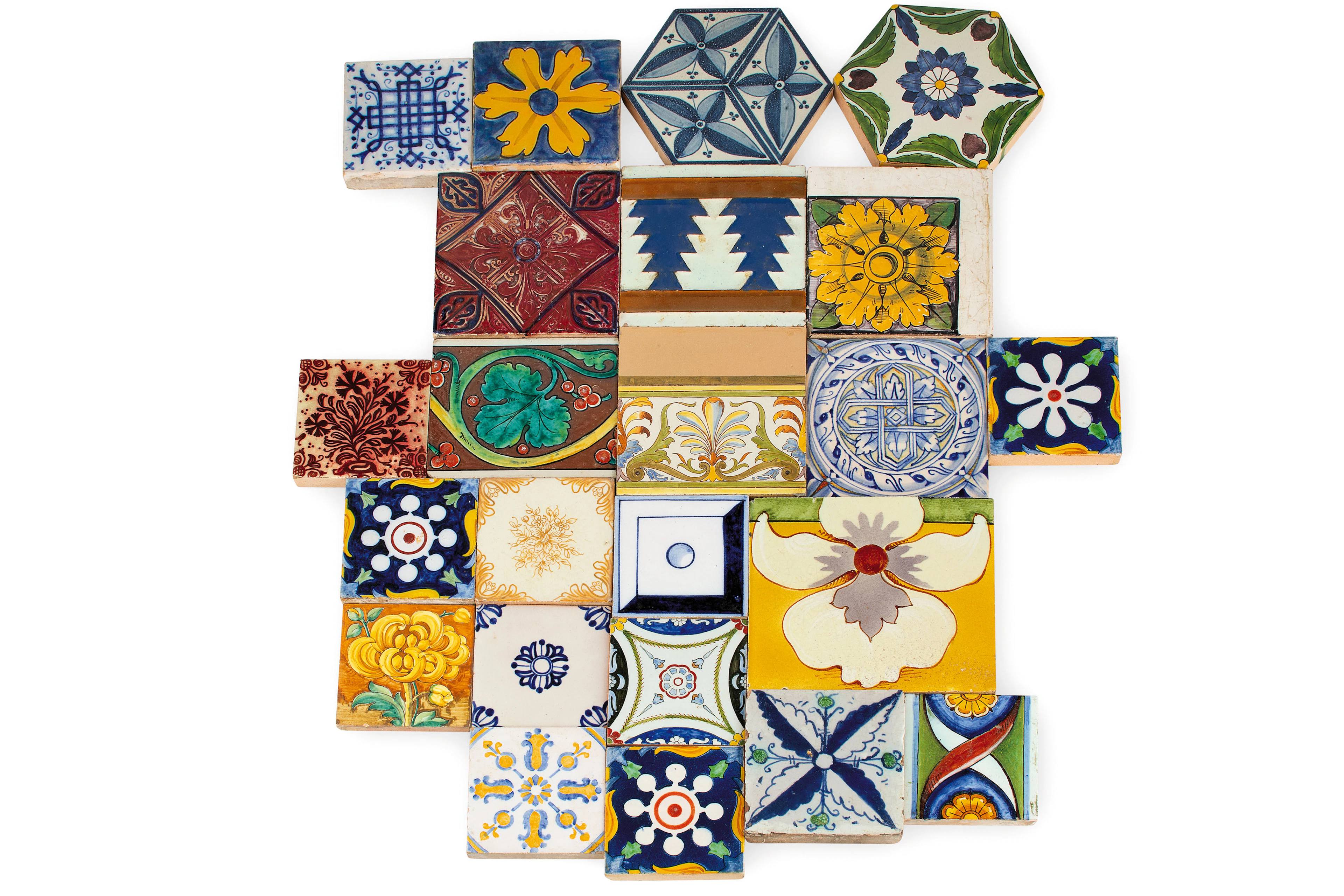 LOTTO DI TRENTOTTO MATTONELLE IN MAIOLICA POLICROMA, FORNACI DIVERSE