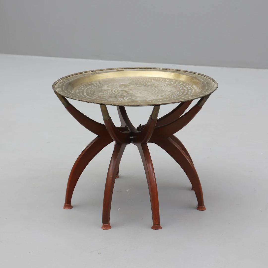RÖKBORD, asiatiskt, 1900-tal.