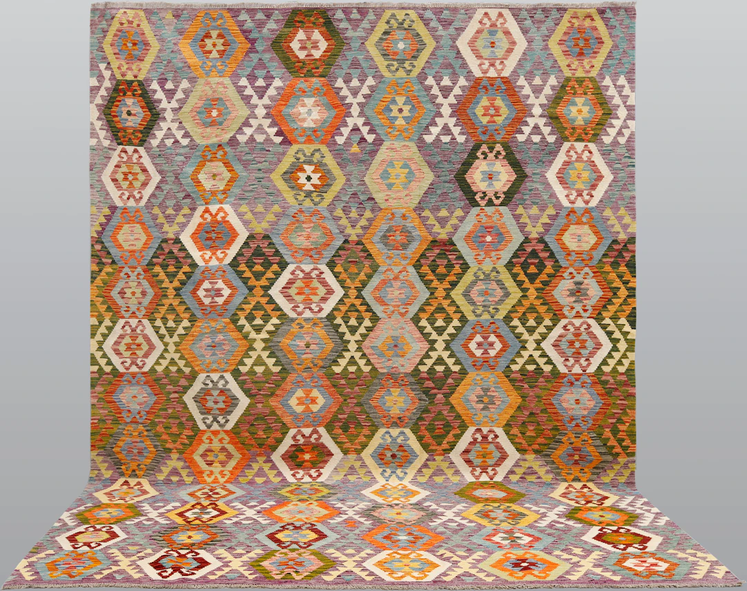 MATTA. Kelim klassisk design, 334 x 254 cm.