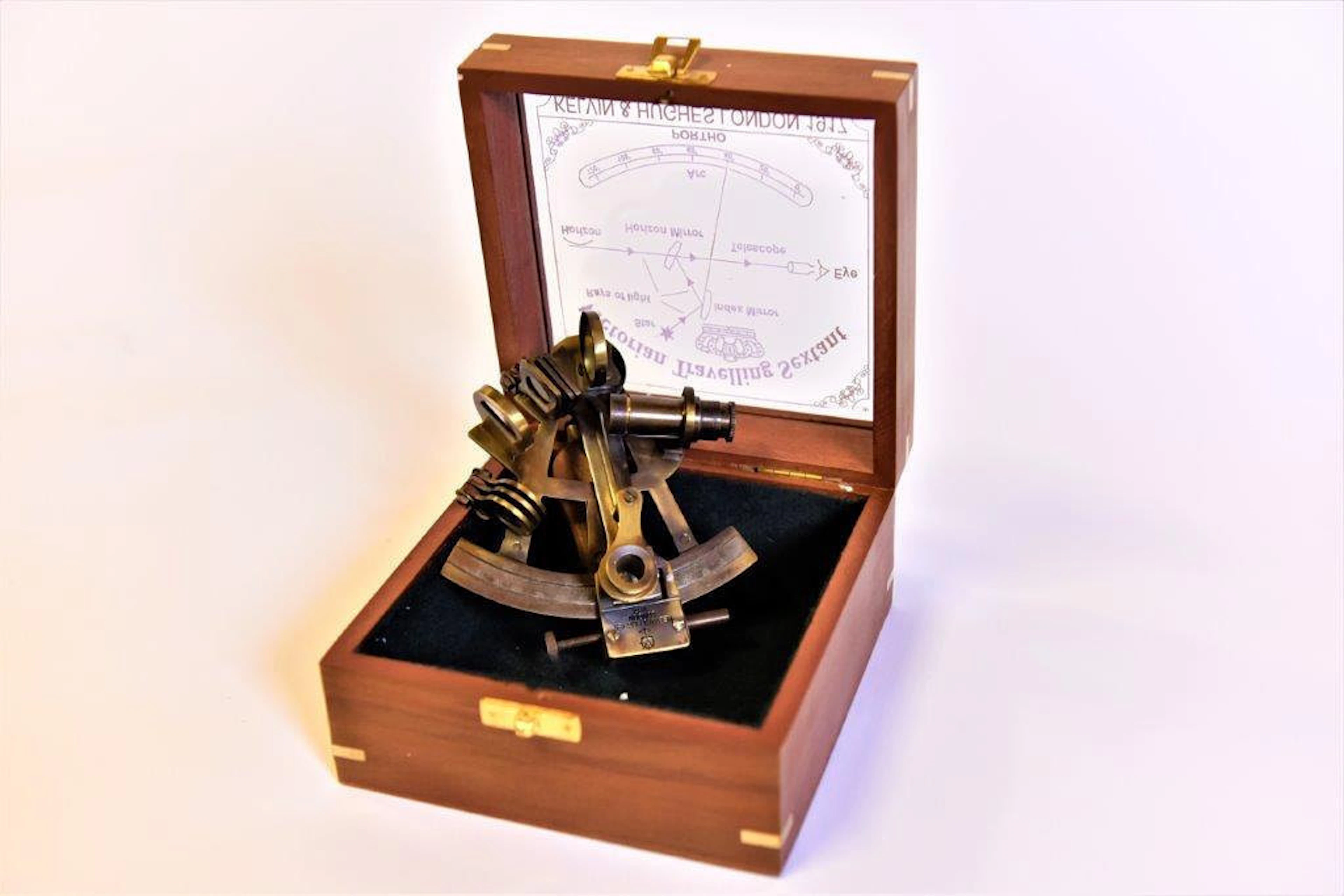 SEXTANT i mässing.
