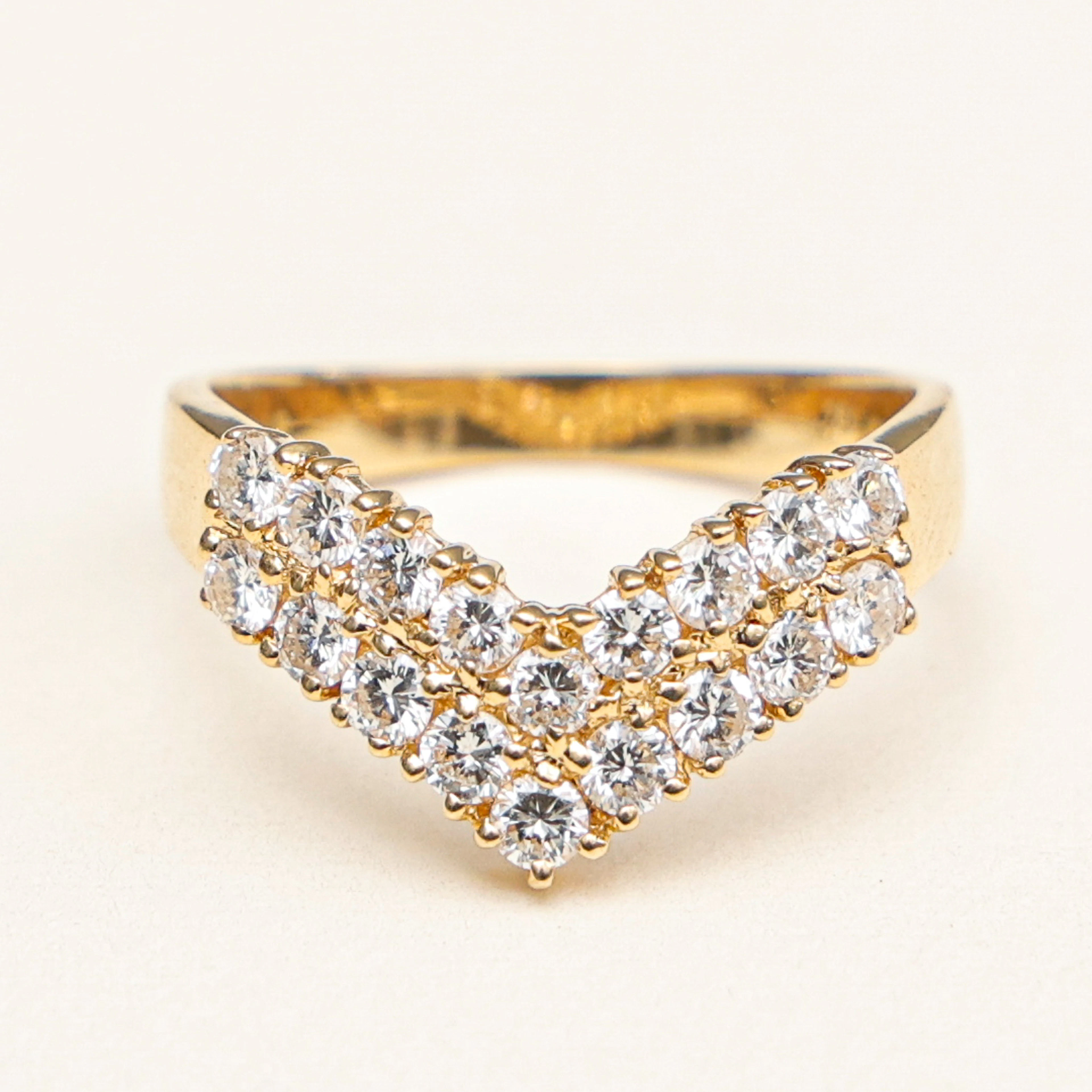 DIAMANTRING, 18 K guld, 18 briljantslipade stenar ,1.13 ct.
