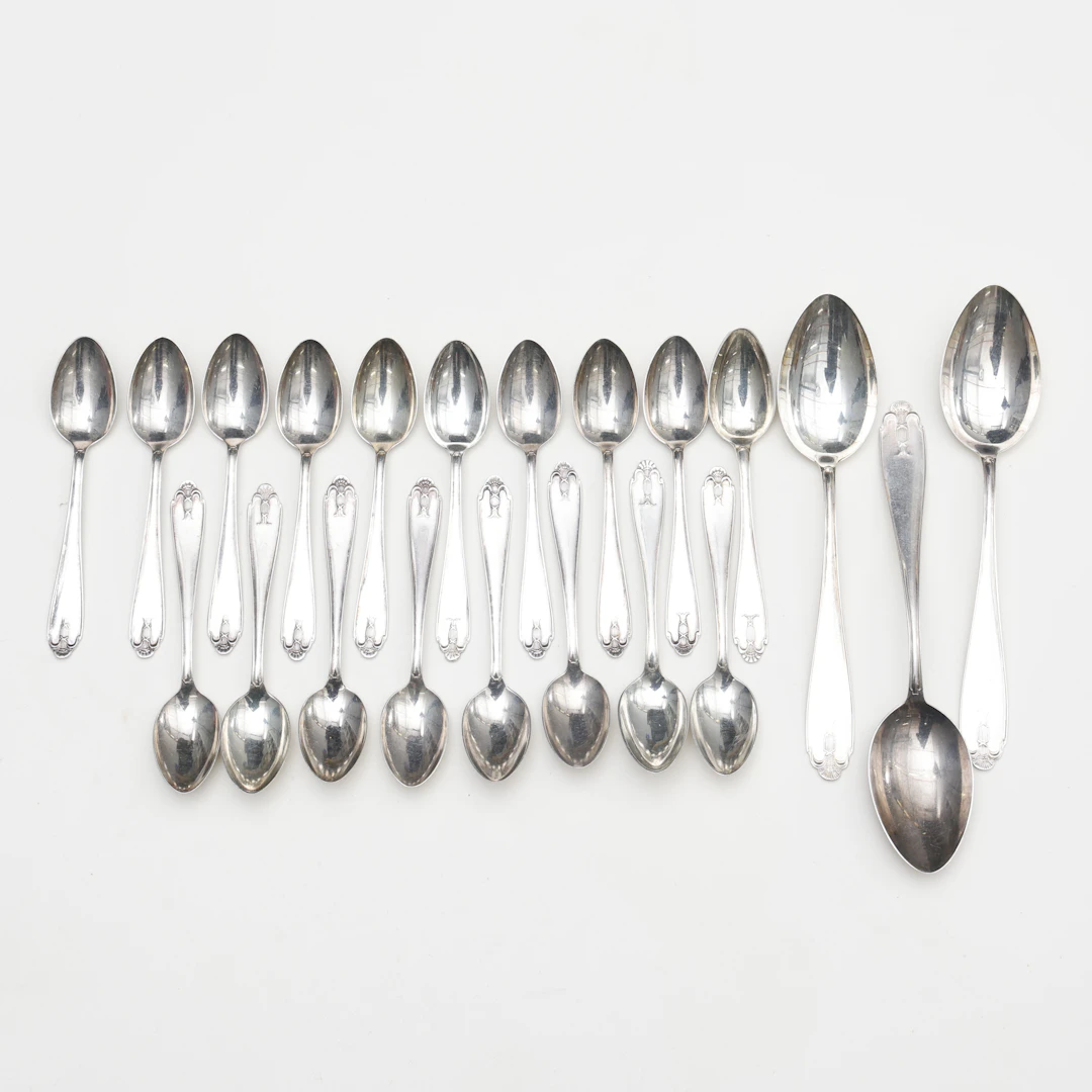 SILVERSKEDAR, 21 stycken, ca 359 gram. 1945.
