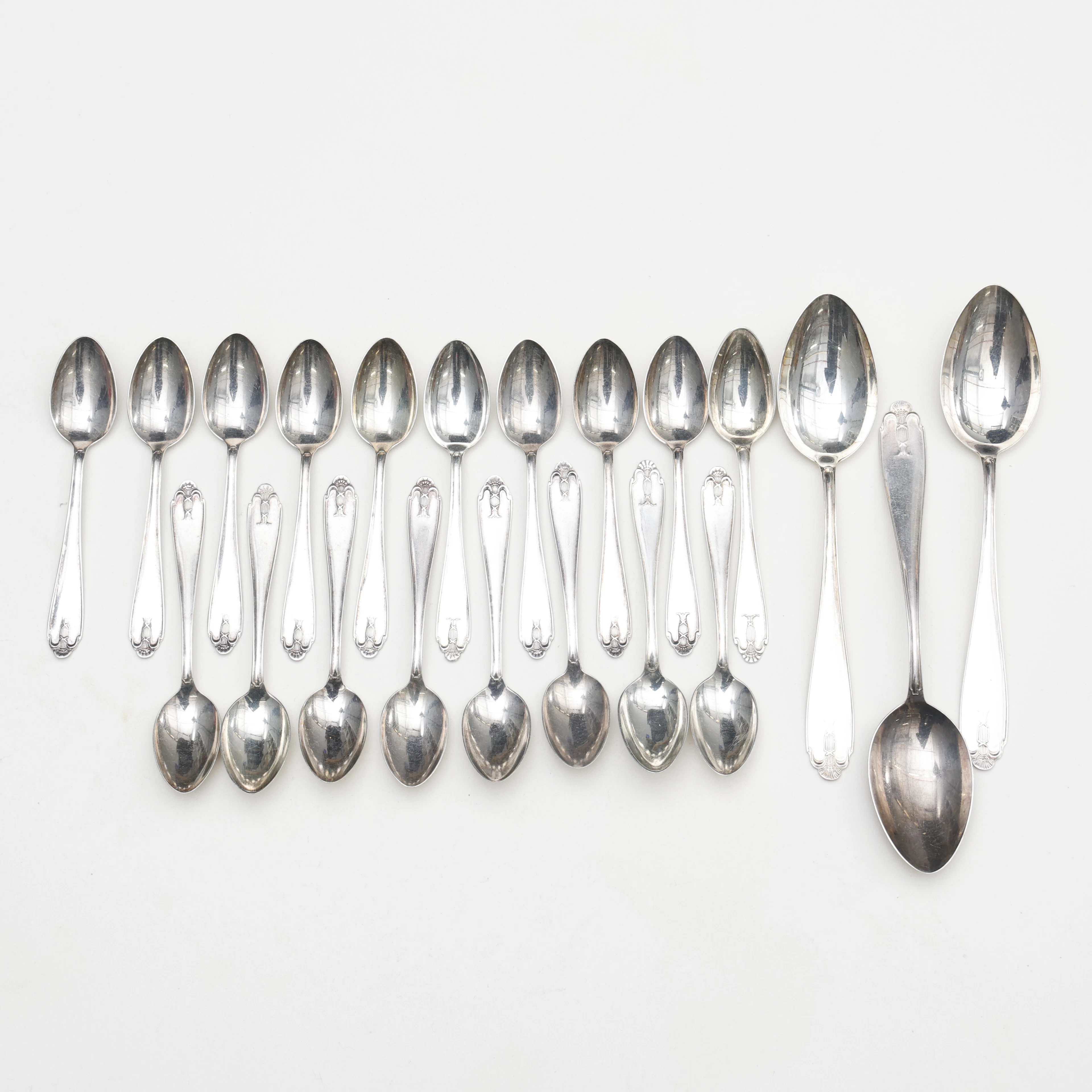 SILVERSKEDAR, 21 stycken, ca 359 gram. 1945.