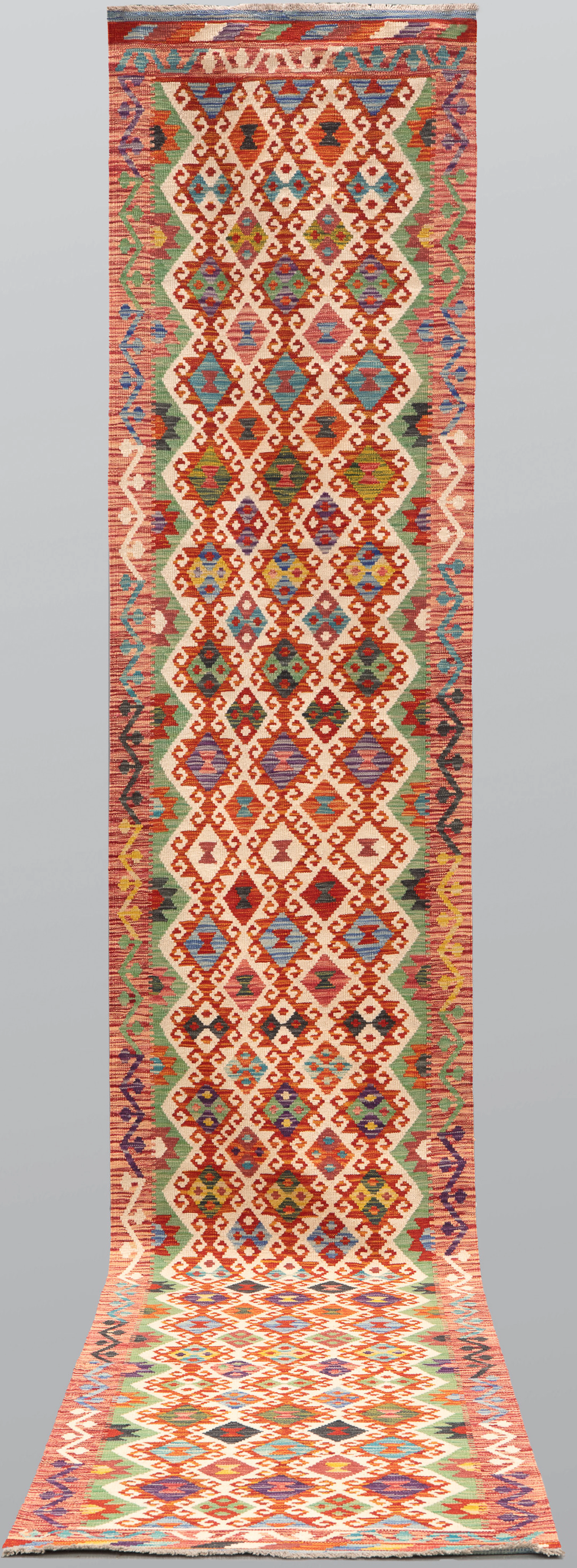 MATTA. Kelim klassisk design, gallerimodell, 497 x 84 cm.