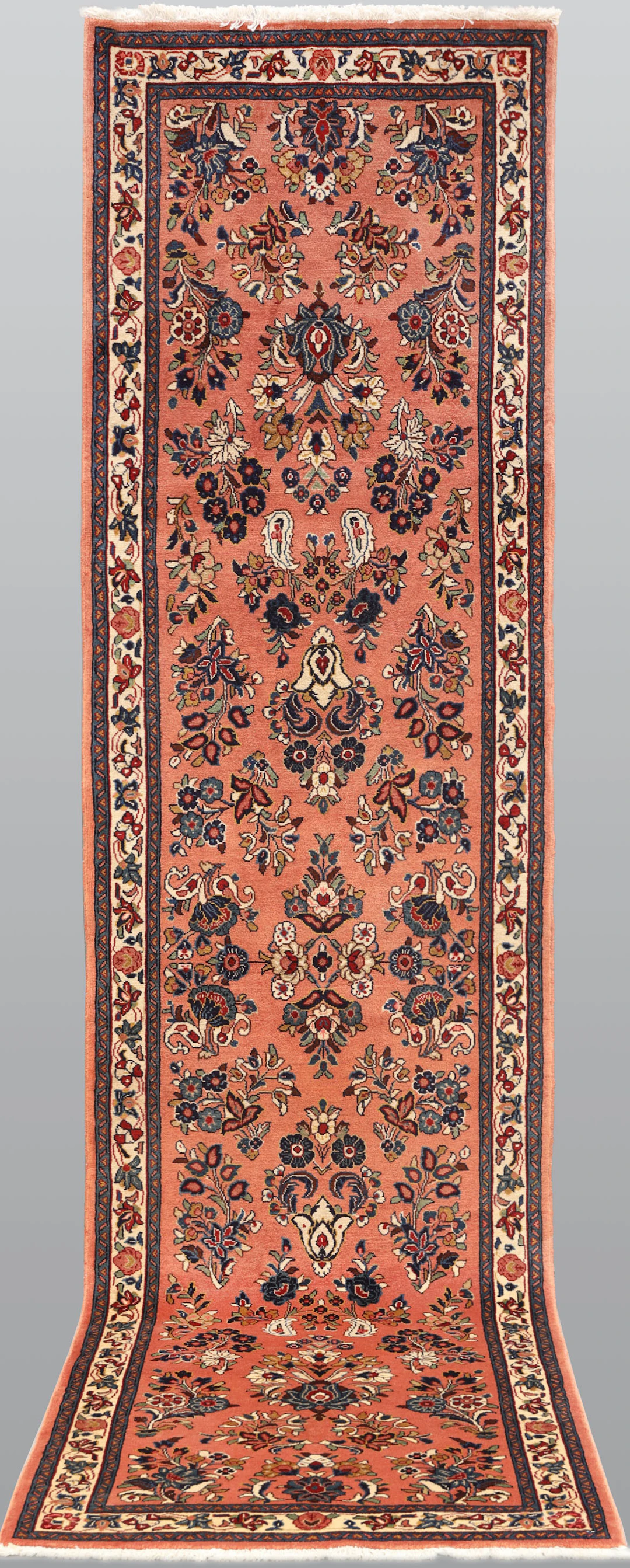 MATTA. Saruk gallerimodell, 301 x 77 cm.