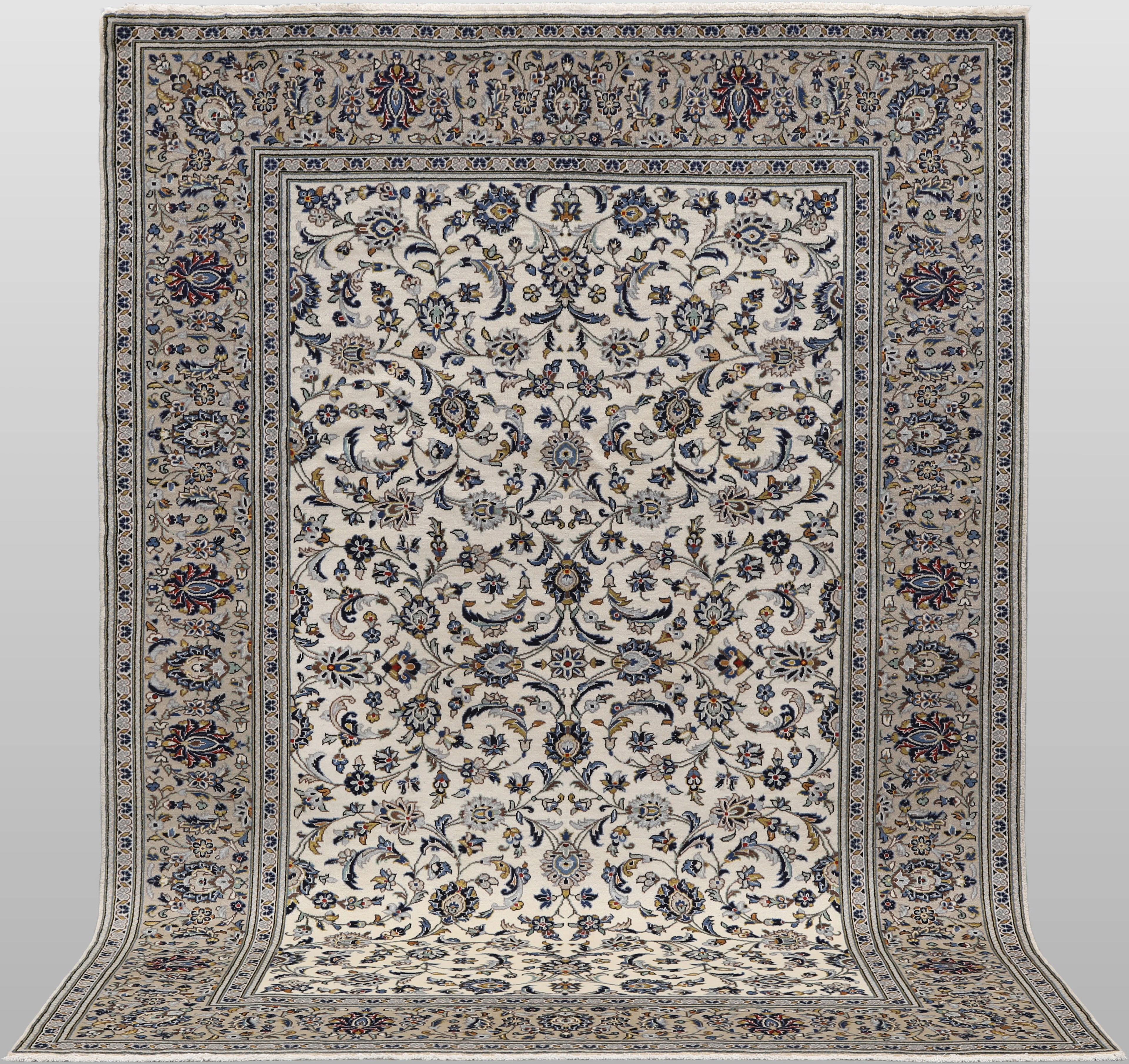 MATTA. Ljus Keshan fine, 297 x 198 cm.