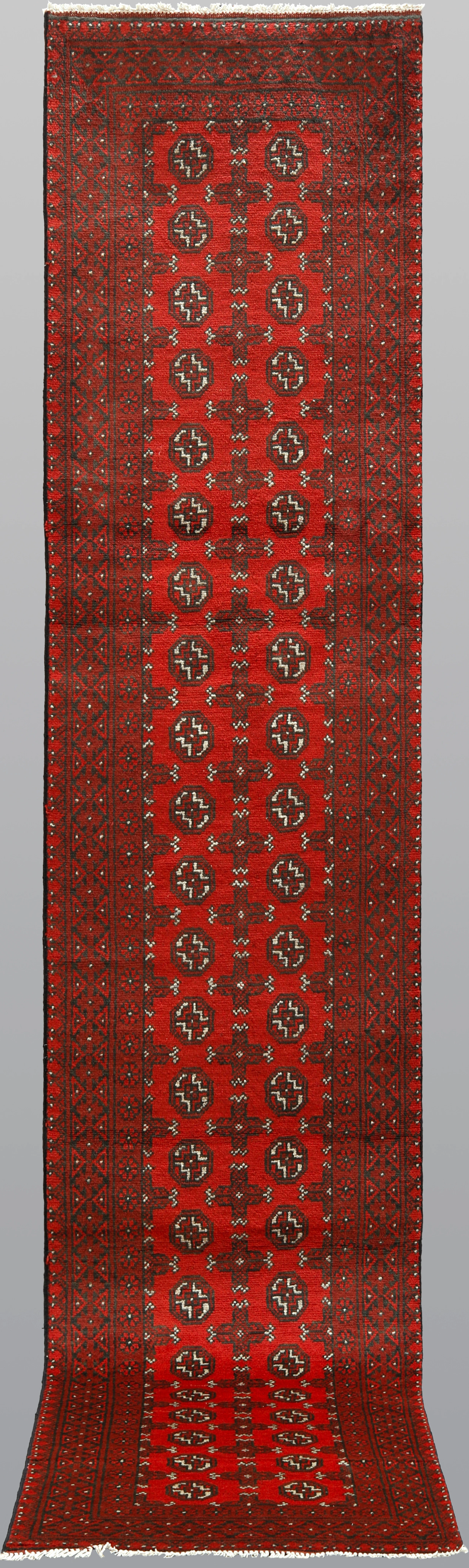 MATTA. Afghan gallerimodell, 385 x 77 cm.