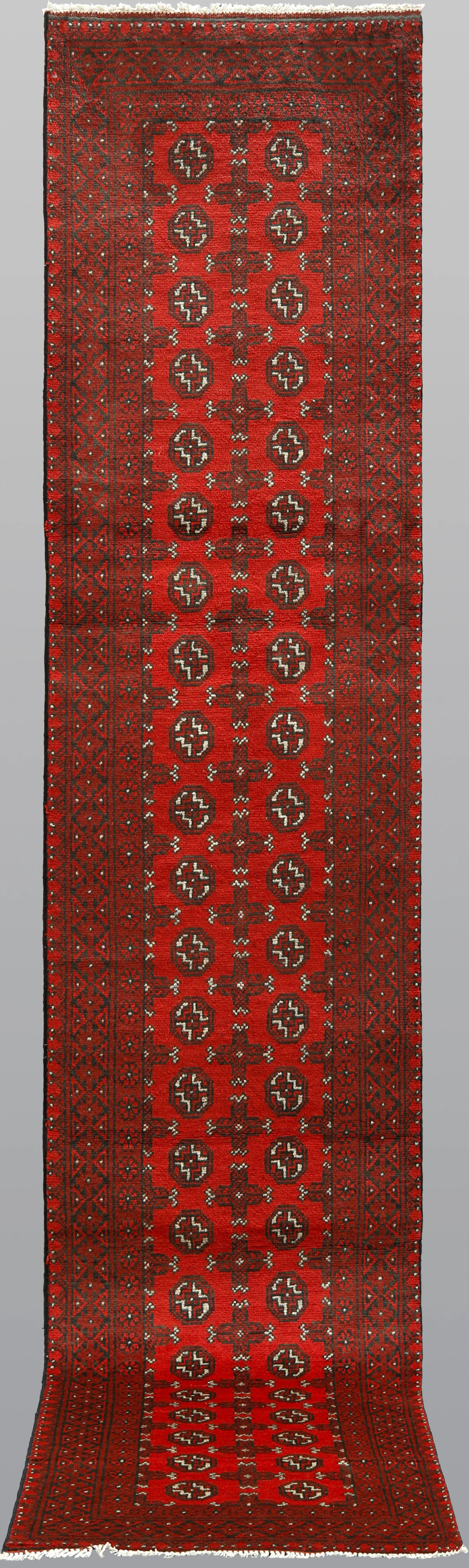 MATTA. Afghan gallerimodell, 385 x 77 cm.