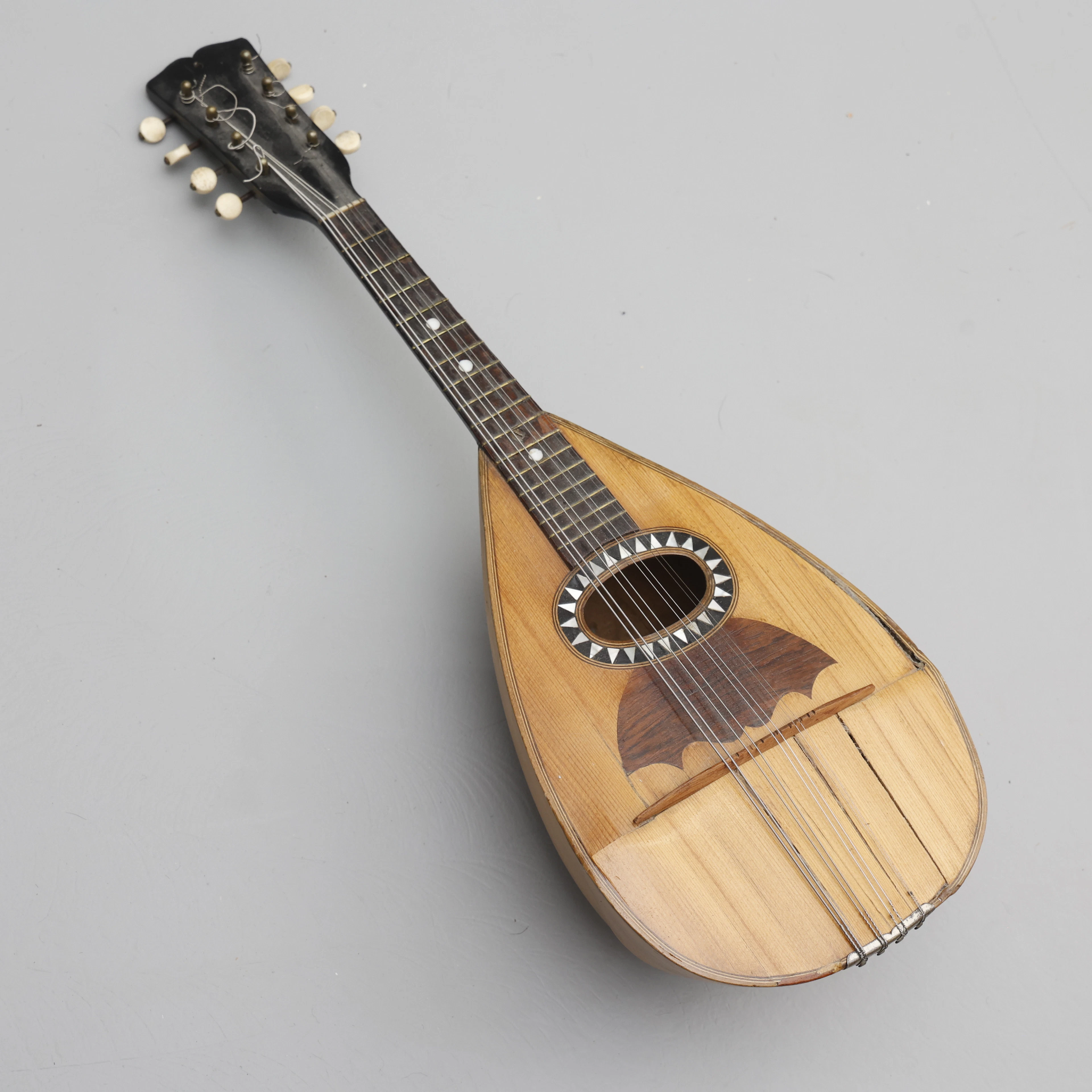 MANDOLIN, napoliansk modell.