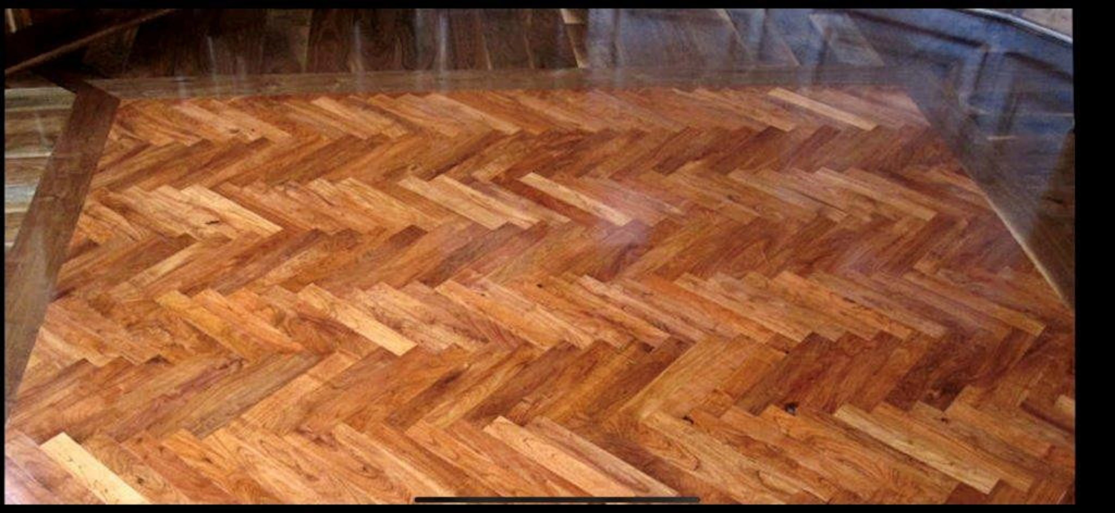 PARKETT, obehandlad massiv mahogny, enkelstavsparkett, totalt 87 m2.