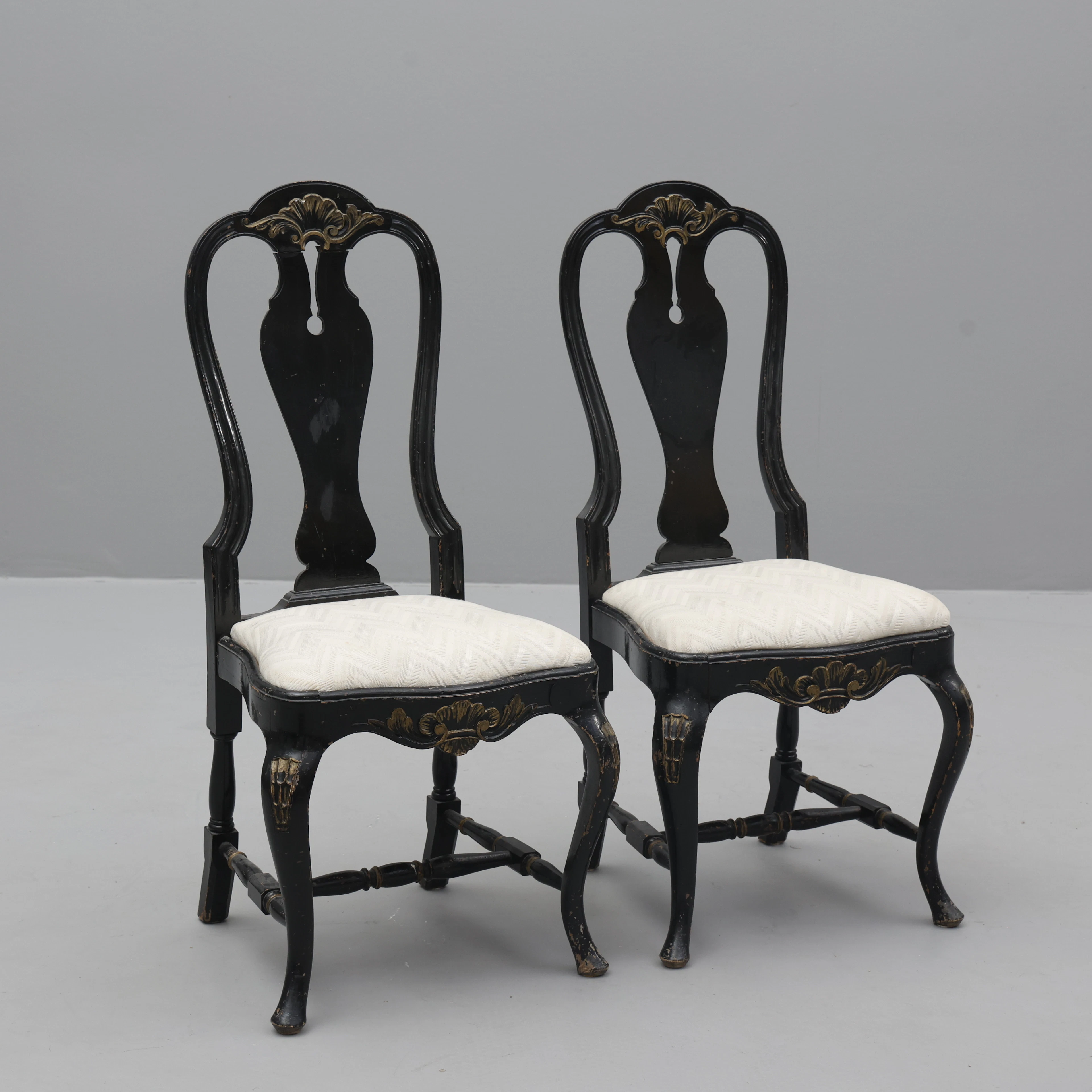 Karmstolar, ett par, rokoko stil, 1800/1900-tal.