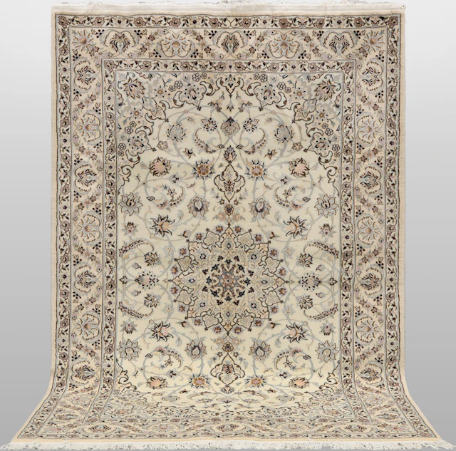 MATTA. Nain part silk s.k 9LAA ca 500.000 knutar / kvm, 260 x 162 cm.