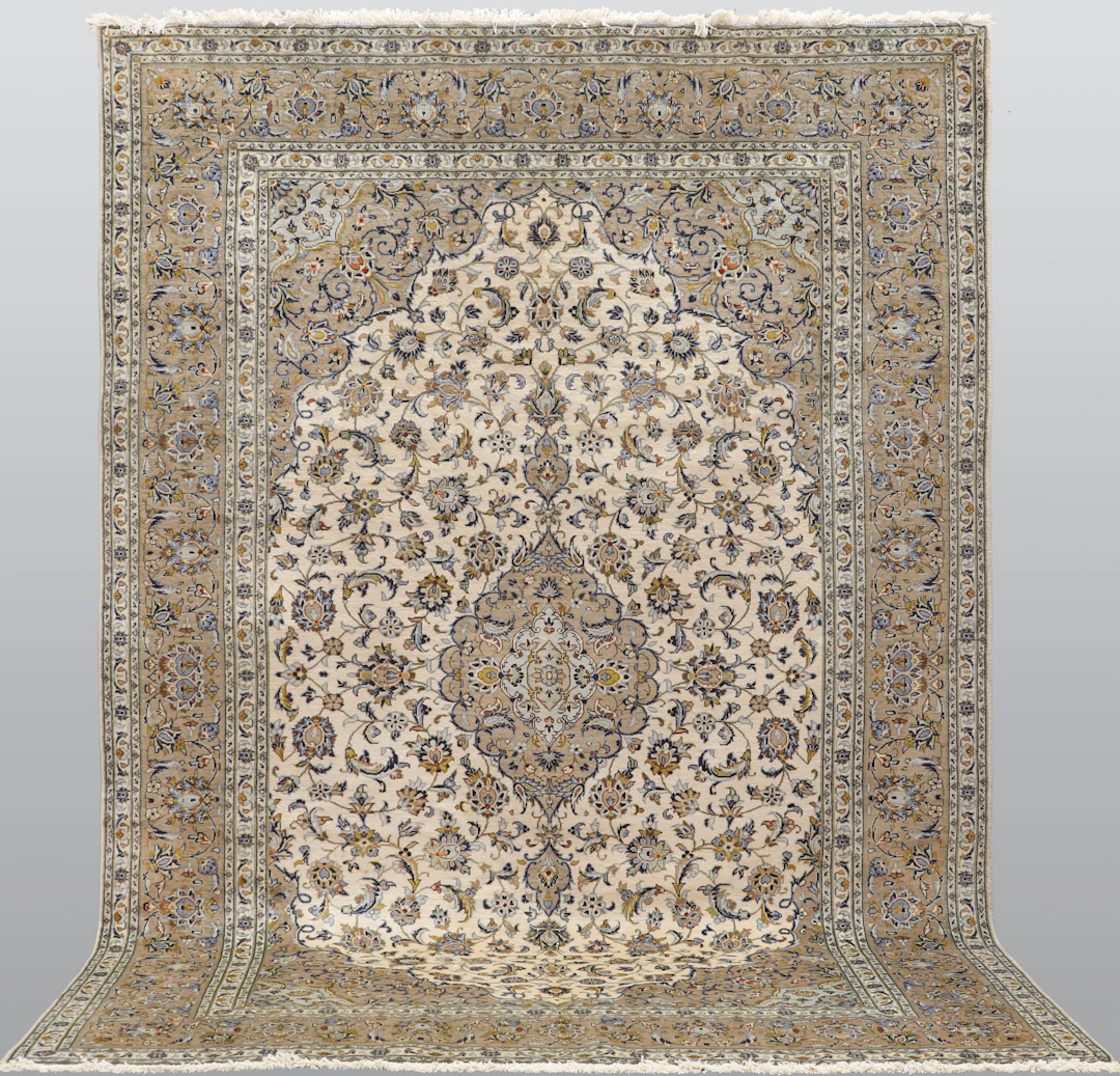 MATTA. Ljus Keshan fine, korkull, 350 x 245 cm.