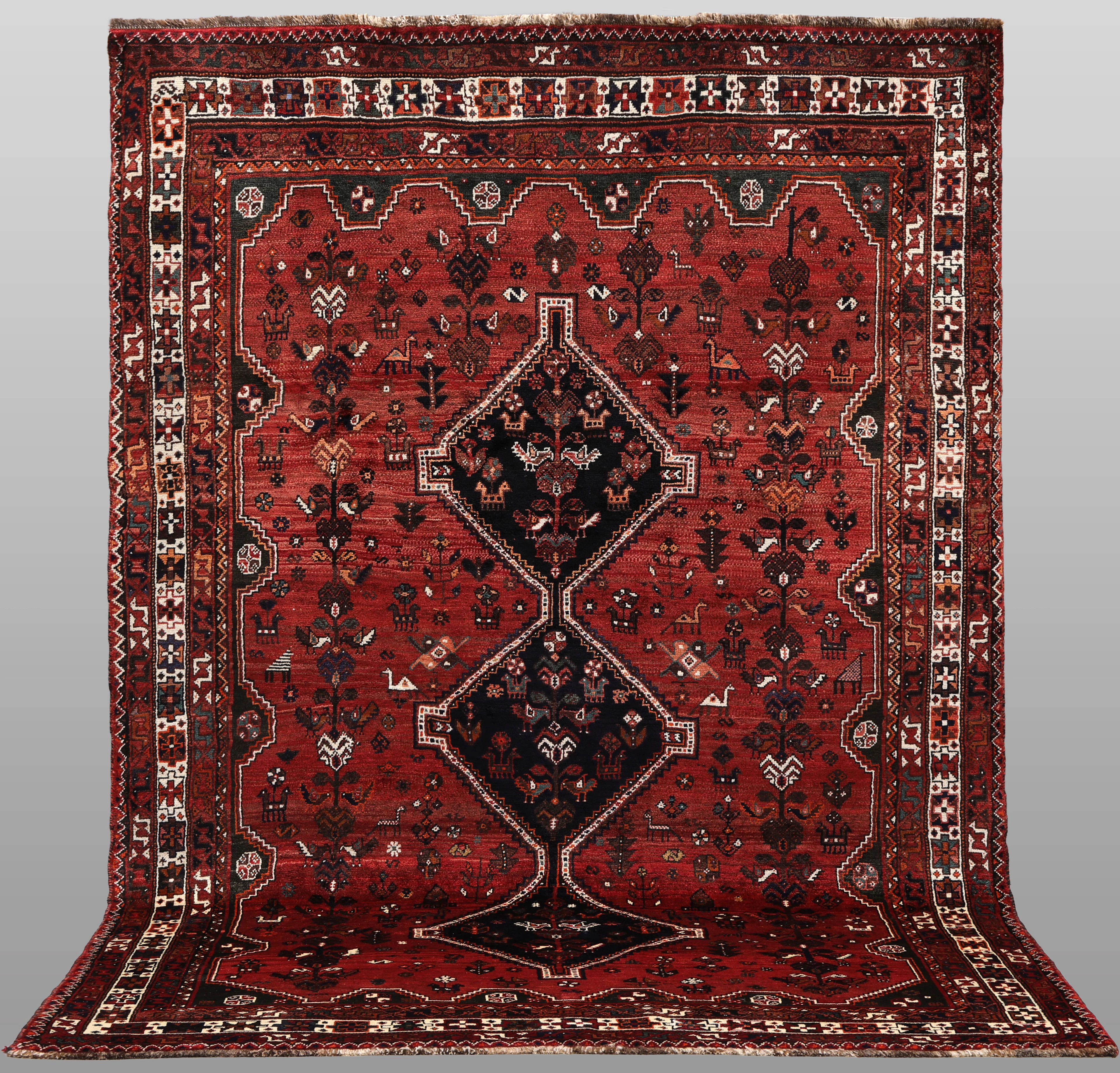 MATTA. Figural Gashgai, ullvarp, 298 x 210 cm.