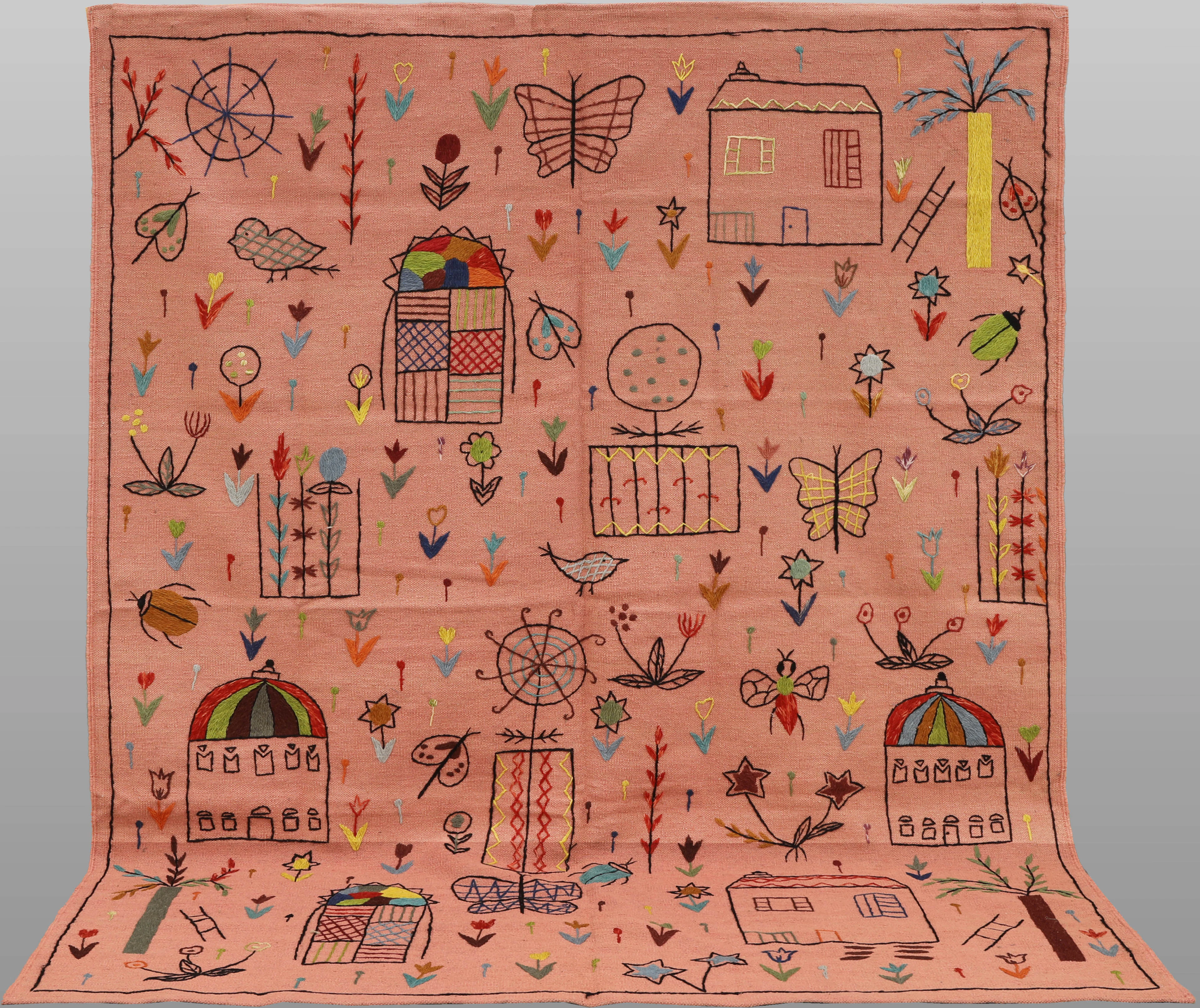 MATTA. Kelim med handbroderad dekor, bomullsfodral på baksidan, 243 x 190 cm.