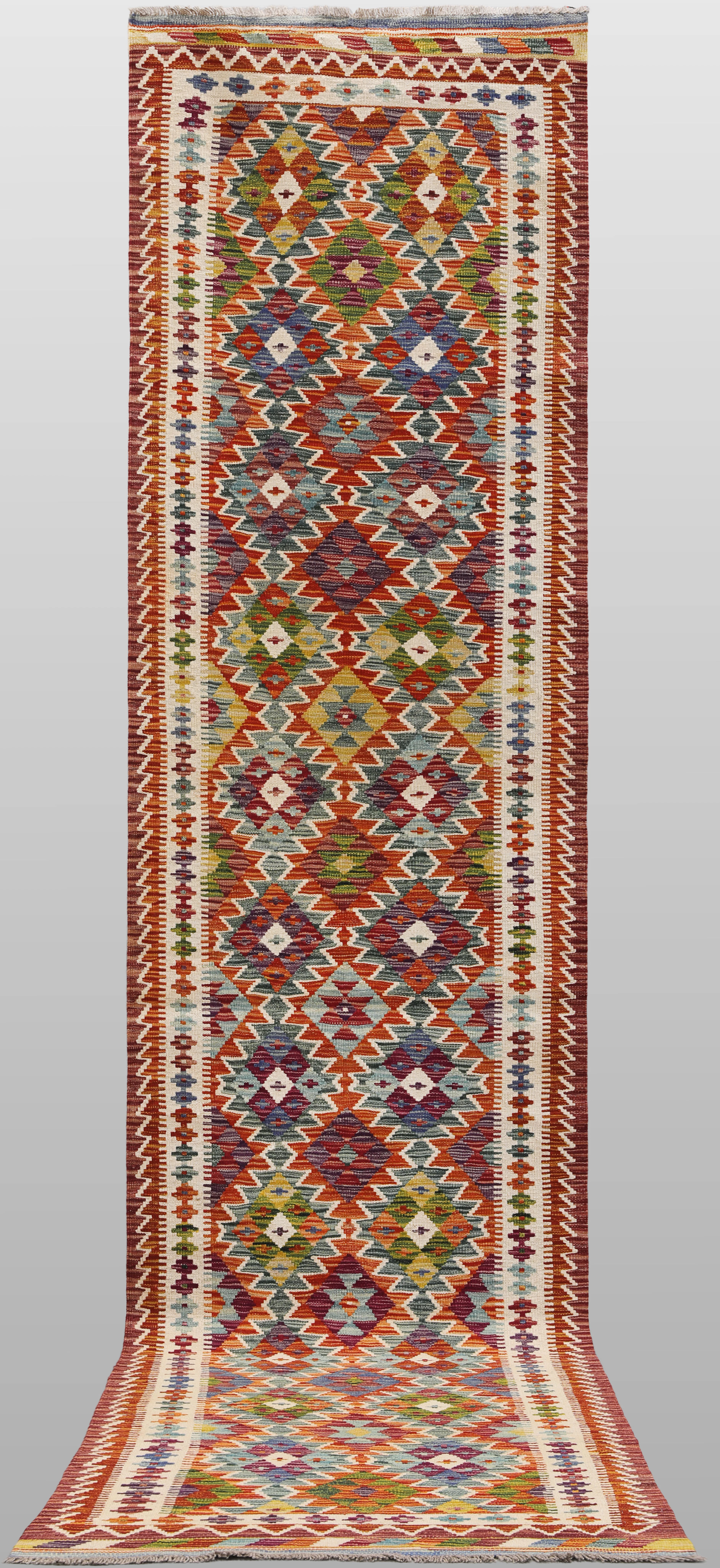 MATTA. Kelim klassisk design gallerimodell, 397 x 82 cm.
