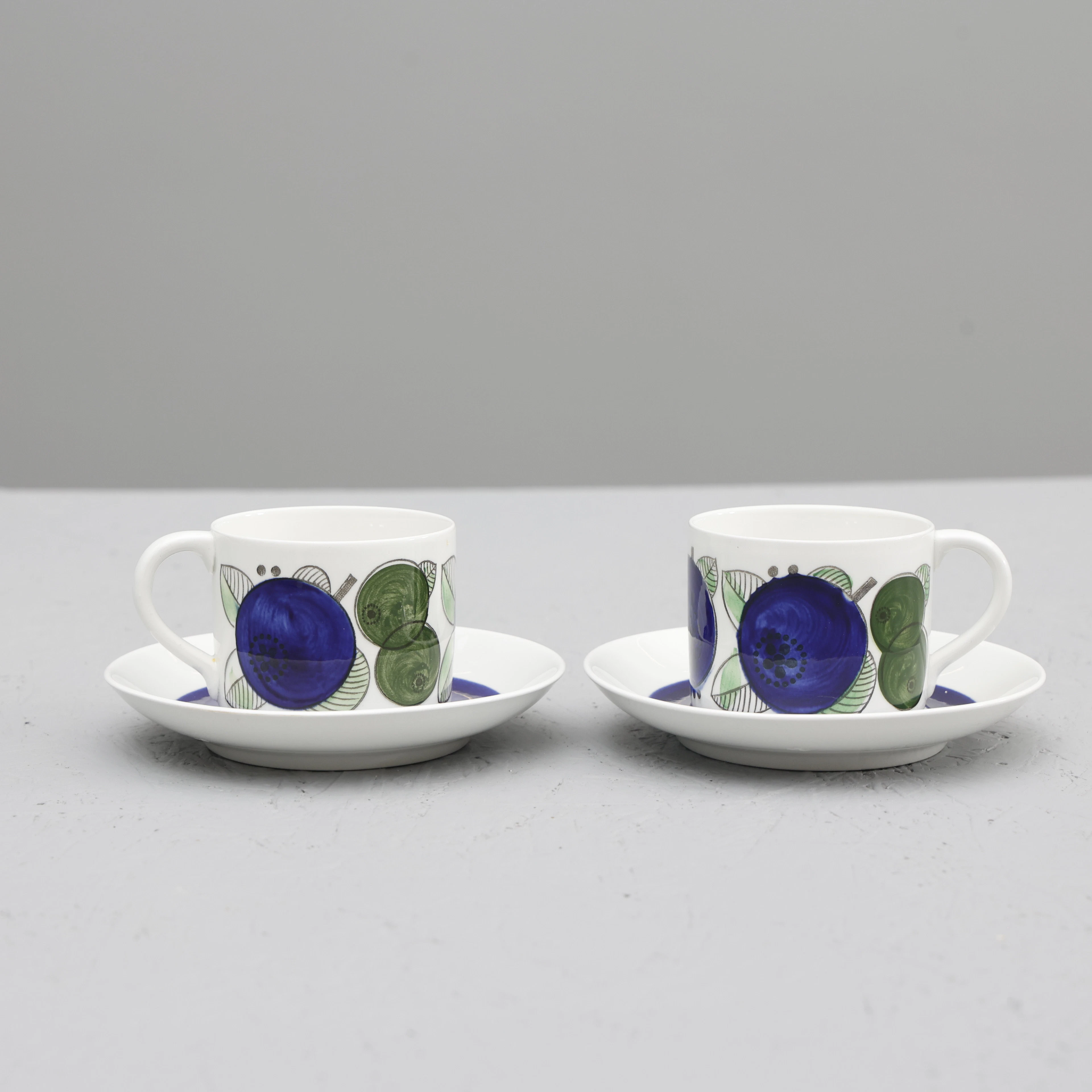 HERTHA BENGTSON. Kaffekoppar & fat, 4 delar, "Filippa", Rörstrand.