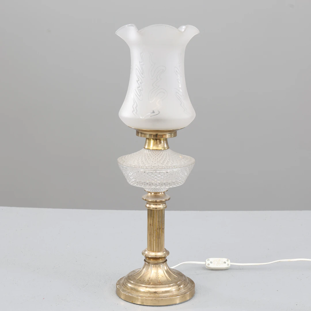 BORDSLAMPA, glas/gulmetall, signerad Tyringe konst hantverk, 1960/70-tal.