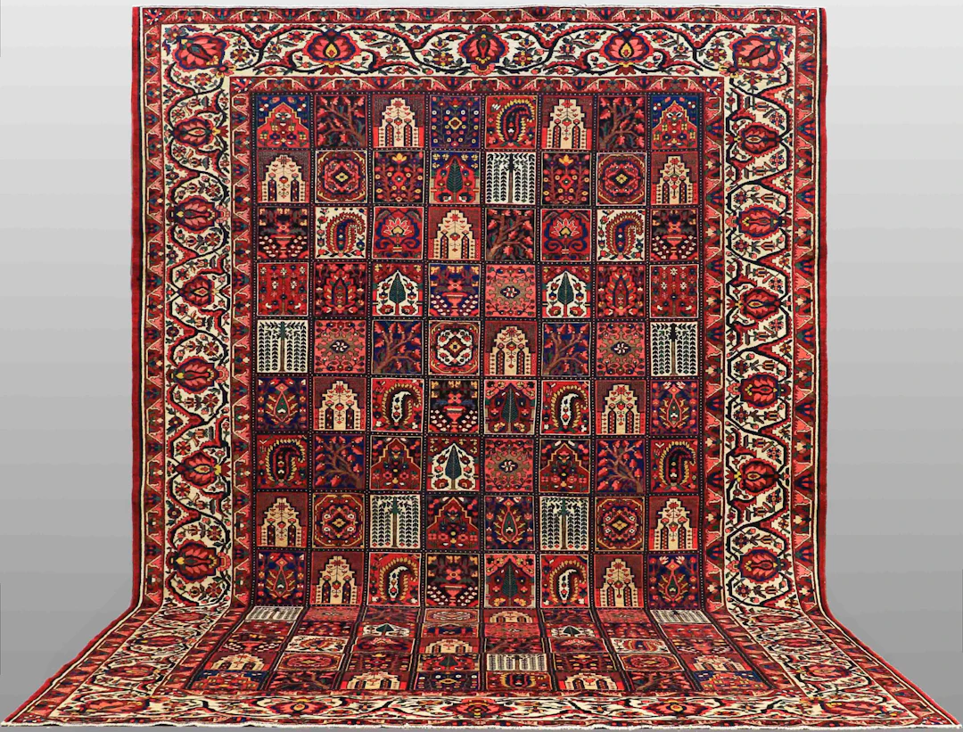 MATTA. Antik Baktiari trädgårdsmönstrad, 471 x 333 cm.