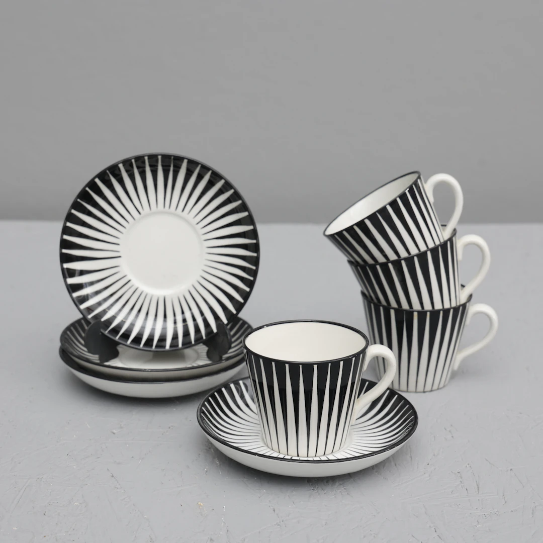EUGEN TROST. Kaffekoppar med fat, 4 st "Zebra", Gefle / Upsala-Ekeby.