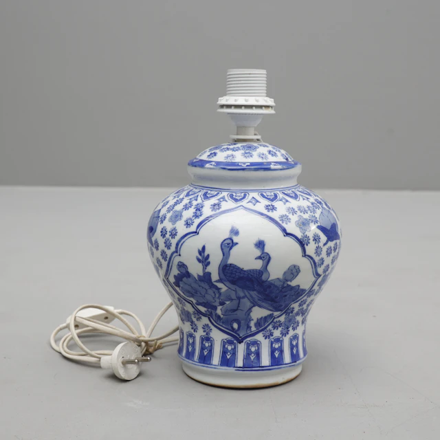 BORDSLAMPA, orientaliskt motiv.