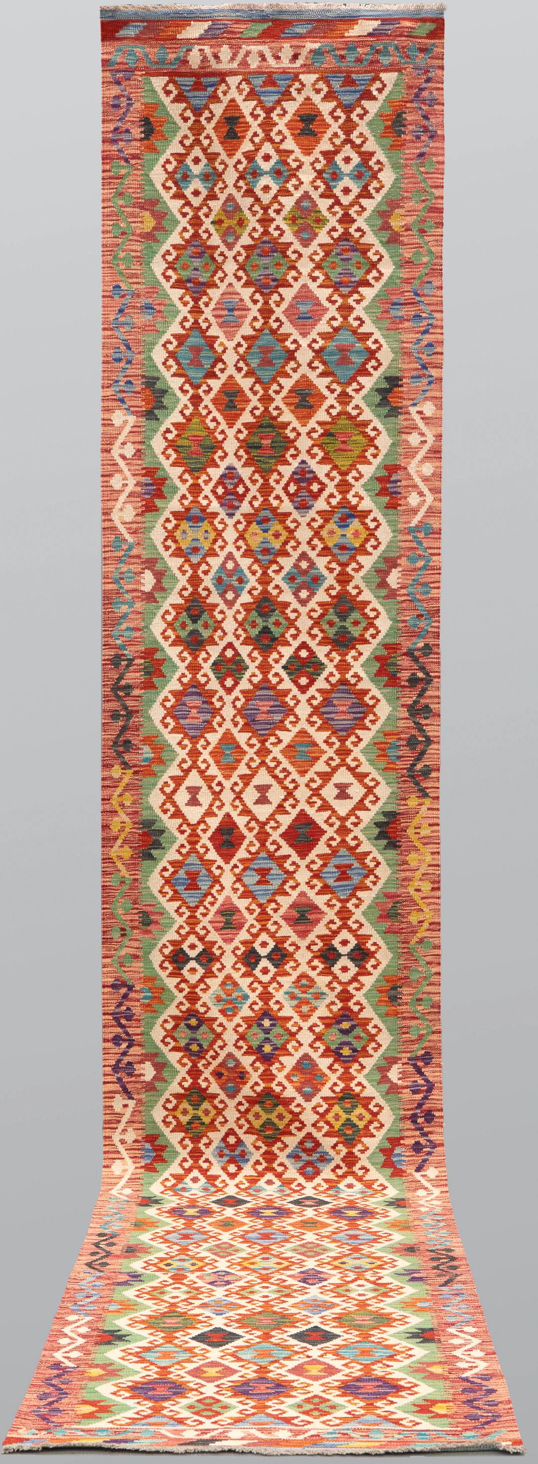 MATTA. Kelim klassisk design, gallerimodell, 497 x 84 cm.
