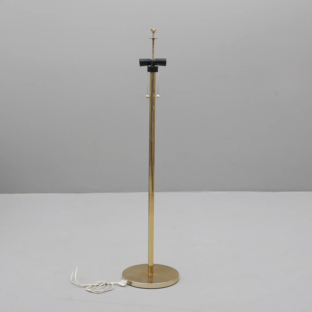 GOLVLAMPA, Gulmetall.