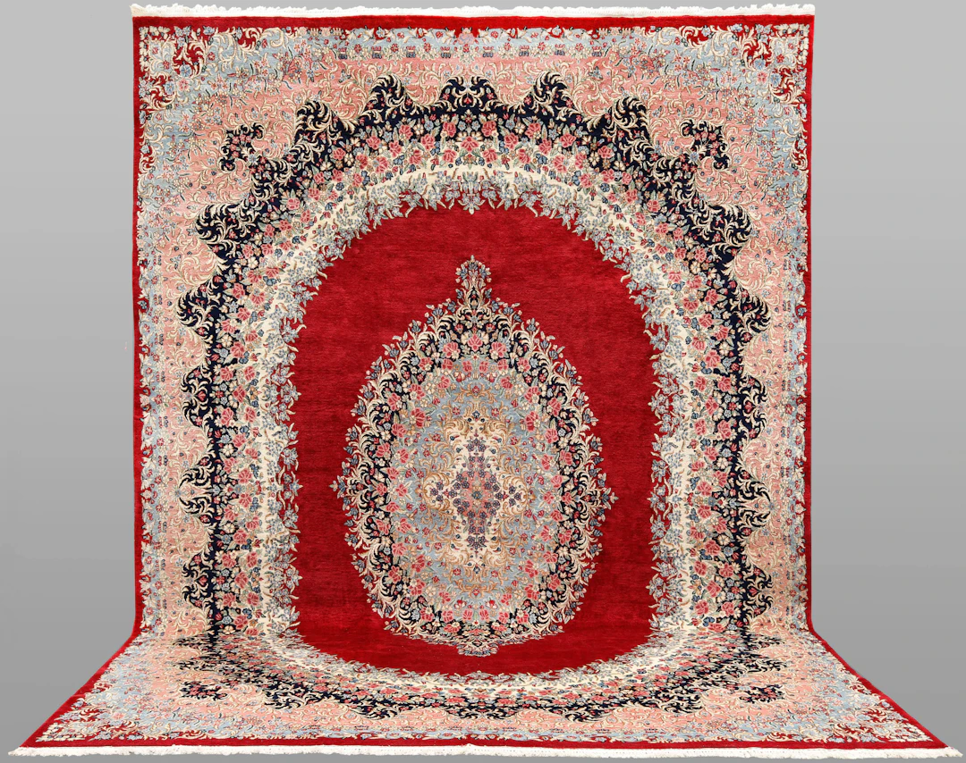 MATTA. Äldre Kirman lavar, 417 x 309 cm.
