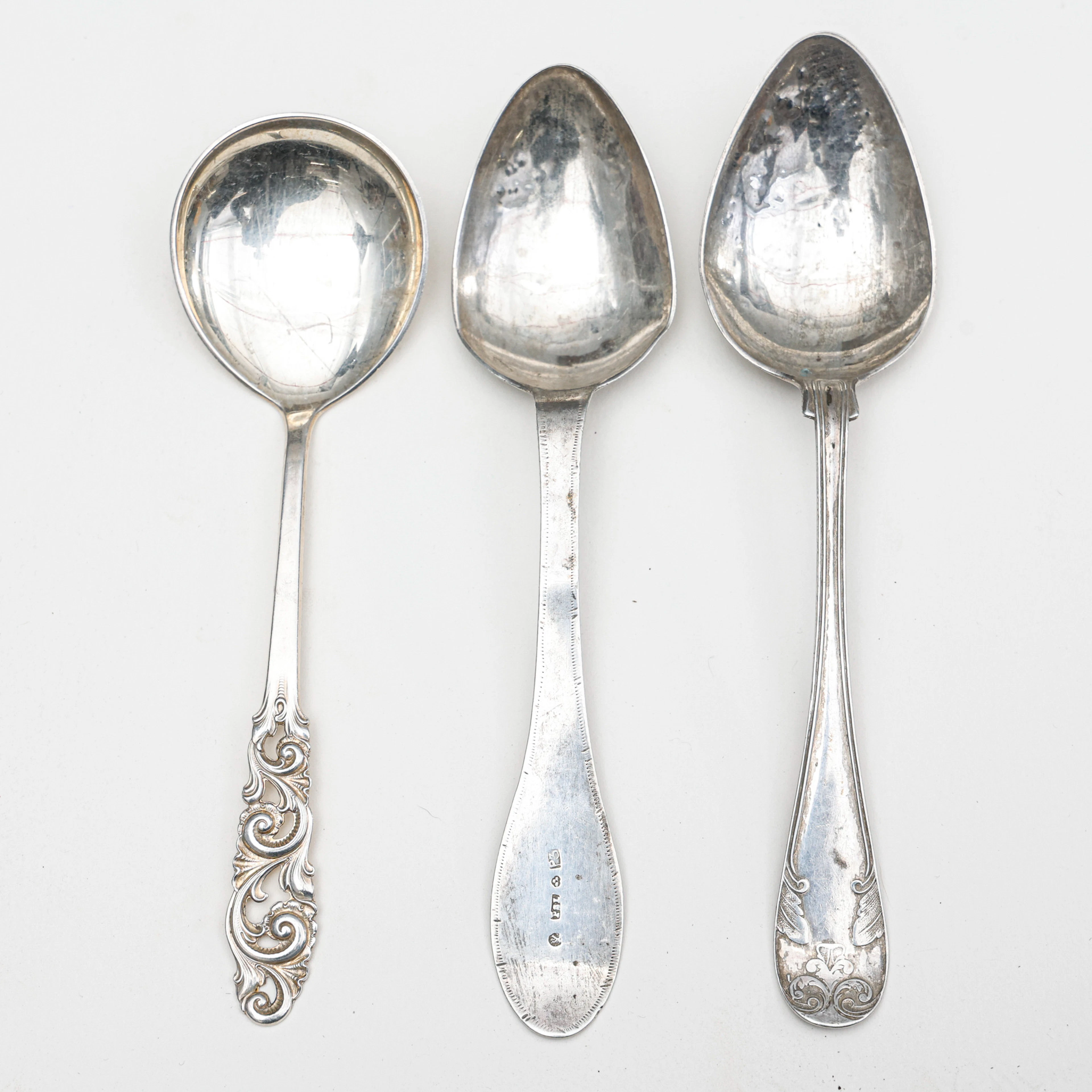 SILVERSKEDAR, 3 stycken, vikt 117,80 gram.