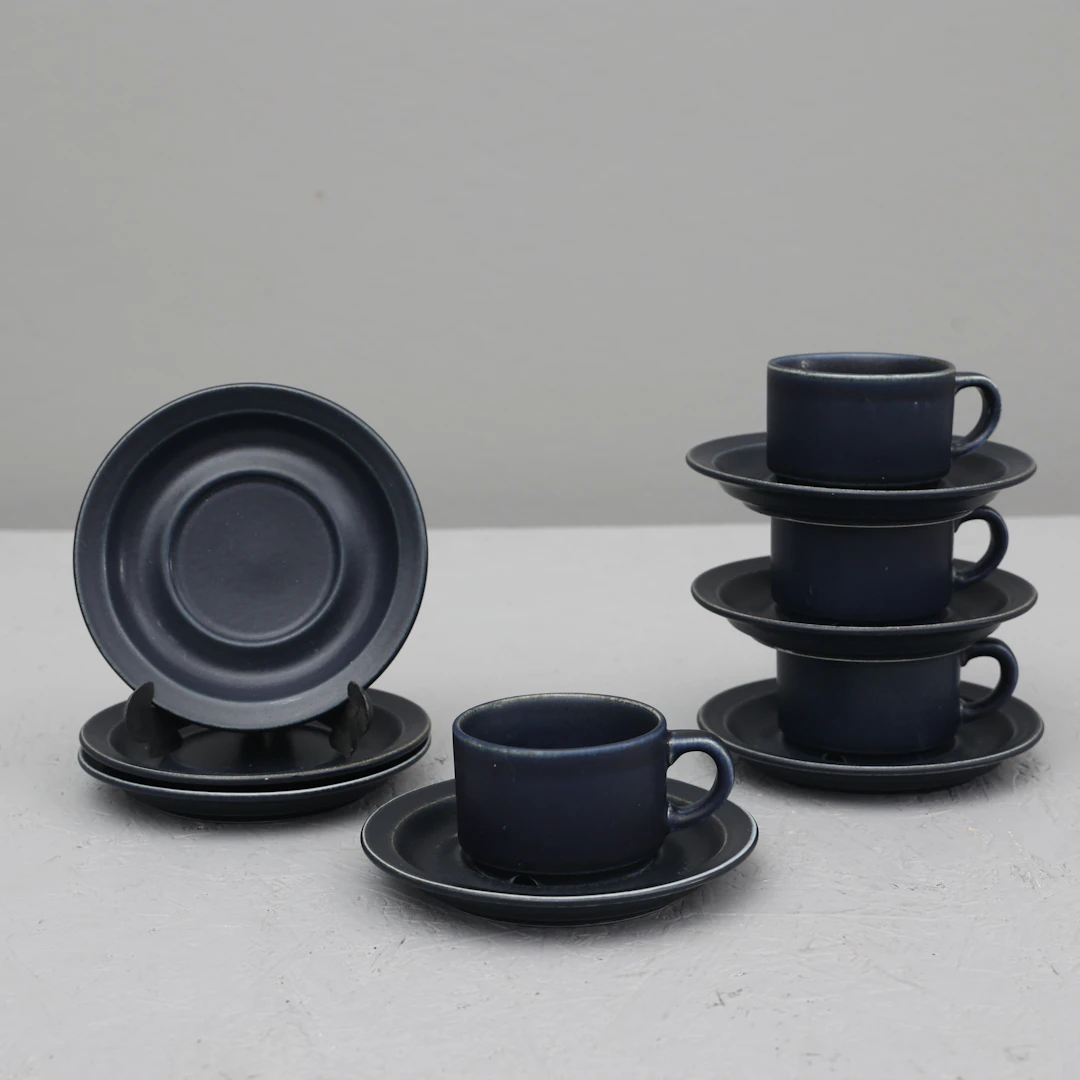 Kaffekoppar & fat ,11 delar , "Korpi",design Göran Bäck, Arabia,1970-tal.